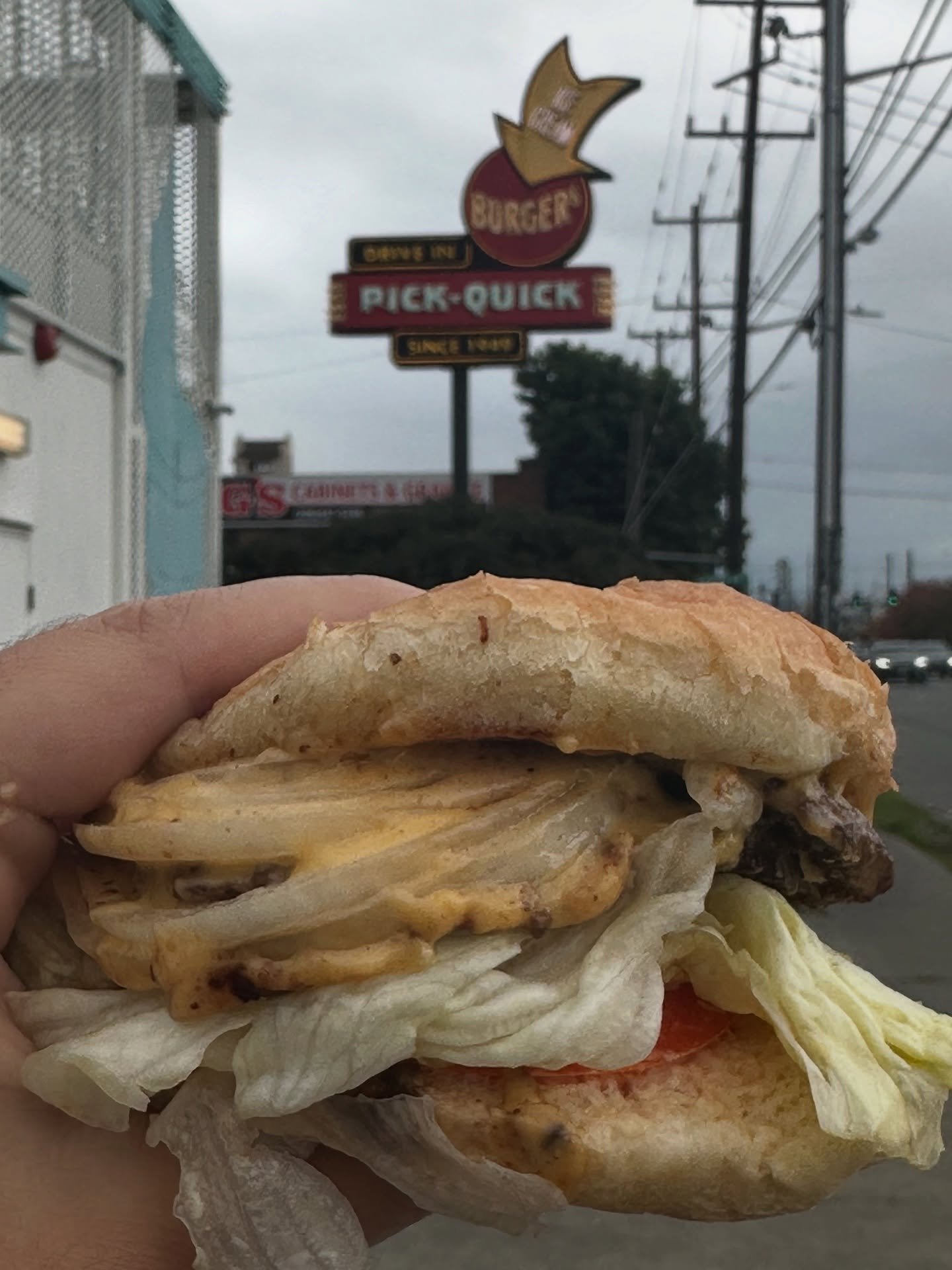 Travel Tuesdays: burgers from around the country 🌎 🍔

The Double Deluxe Cheeseburger and Chili Friss from @pickquickdrivein in Seattle, WA. 

A perfect pit stop in gritty SoDo&rsquo;s industrial jungle, serving up solid eats right off the busy high