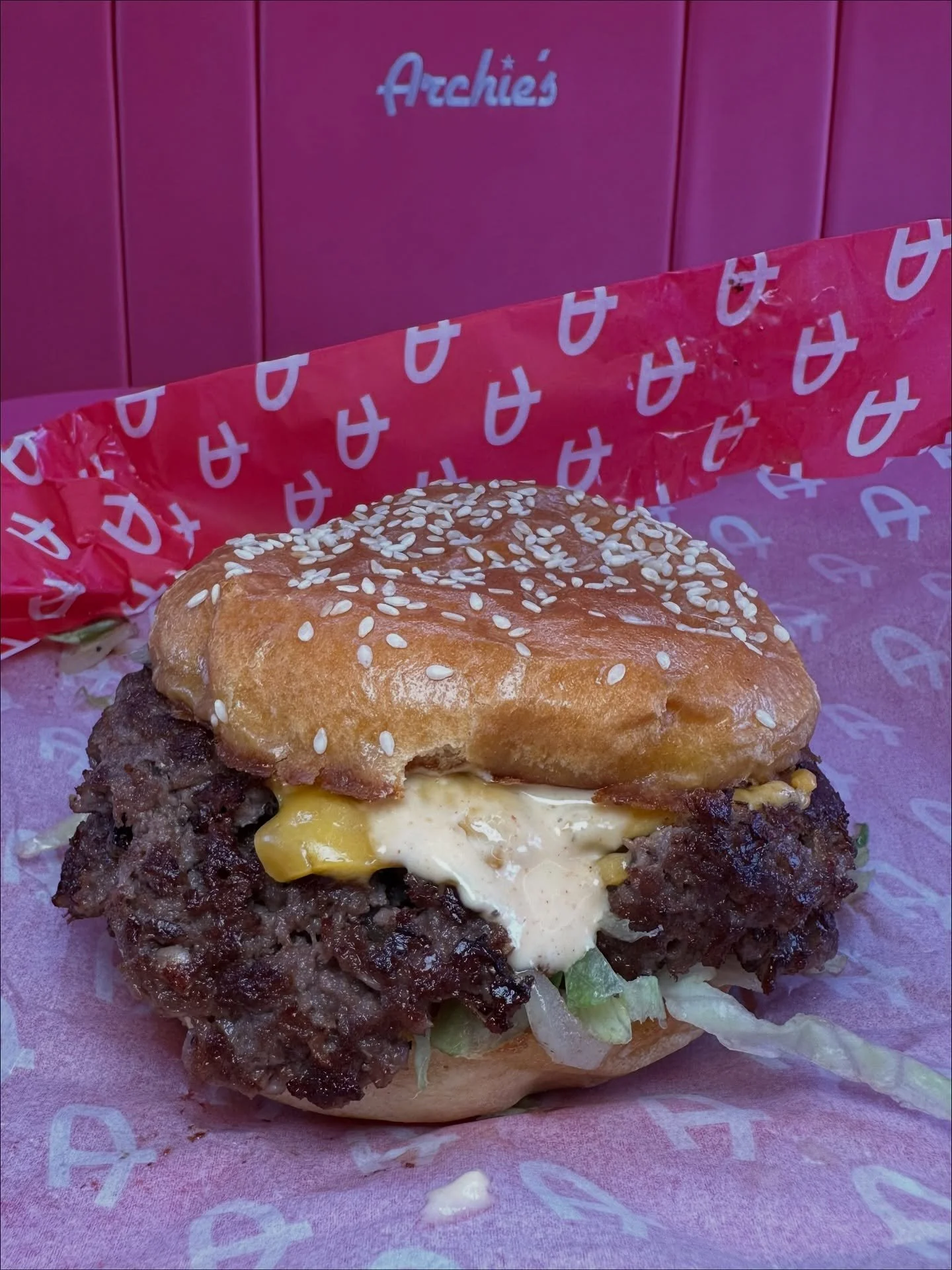 Travel Tuesdays: burgers from around the world 🌍 🍔

The LA from @archies a UK staple!

I am always thankful when burger joints are open in the morning and I can snag one for breakfast - critical to maximize burger intake during travels. I was seemi