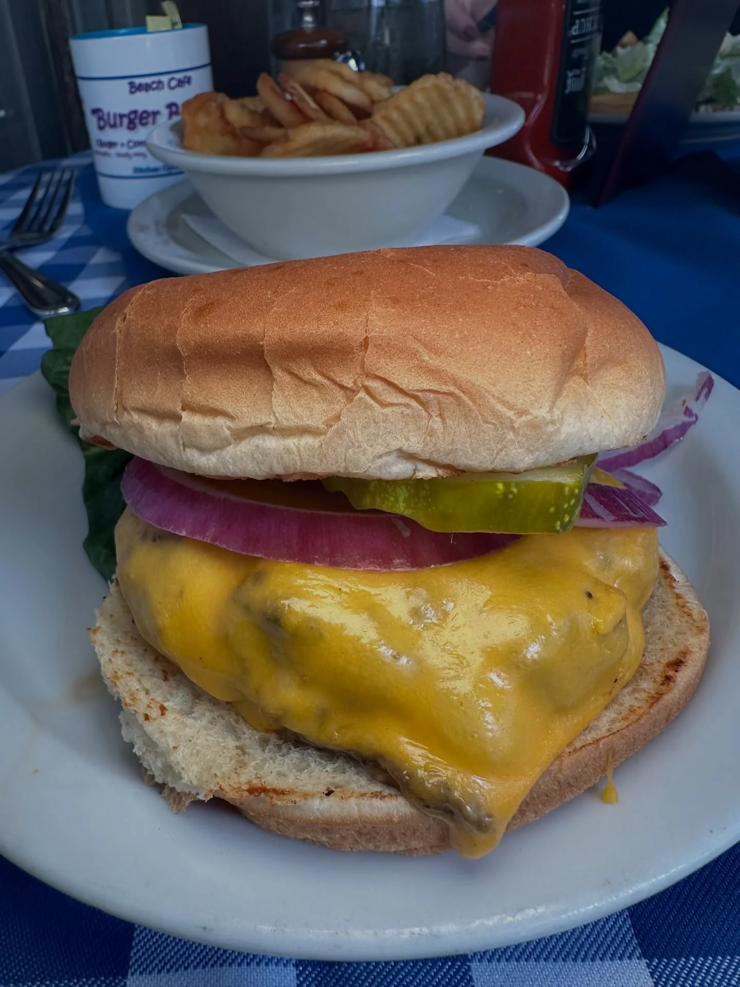 @beachcafenyc 

#mikeeatsnycburgers