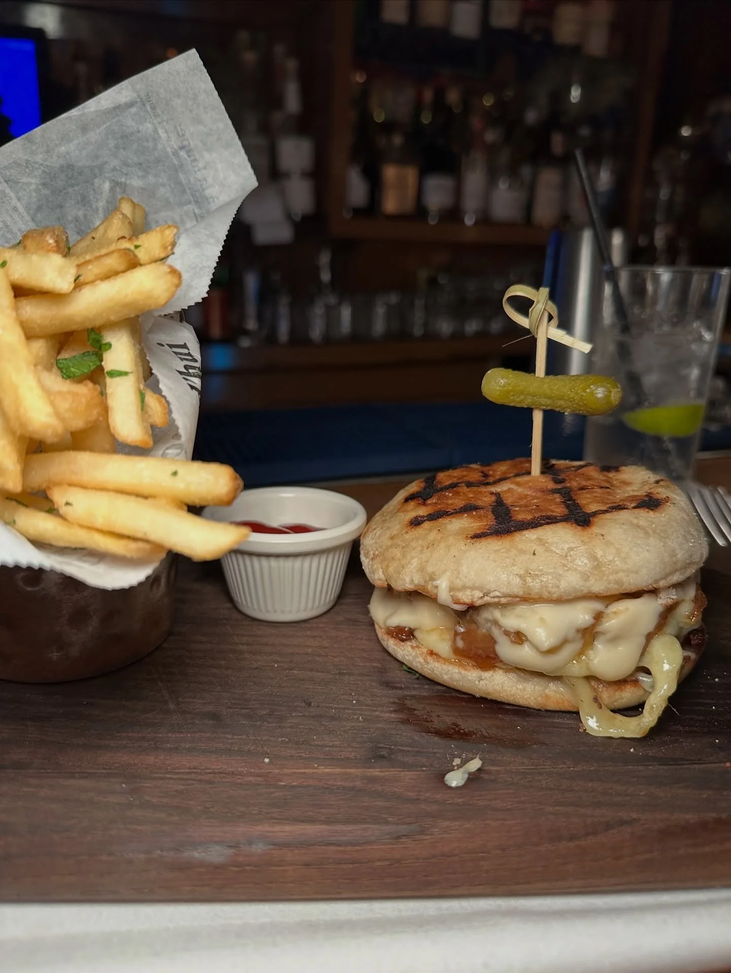 The French Onion Soup Burger from @lerivagenyc 

Officially verified as one of the best in NYC by Mike Eats NYC Burgers. Check out the link in bio to read a full review and see where it ranks amongst my favorites. 

#mikeeatsnycburgers