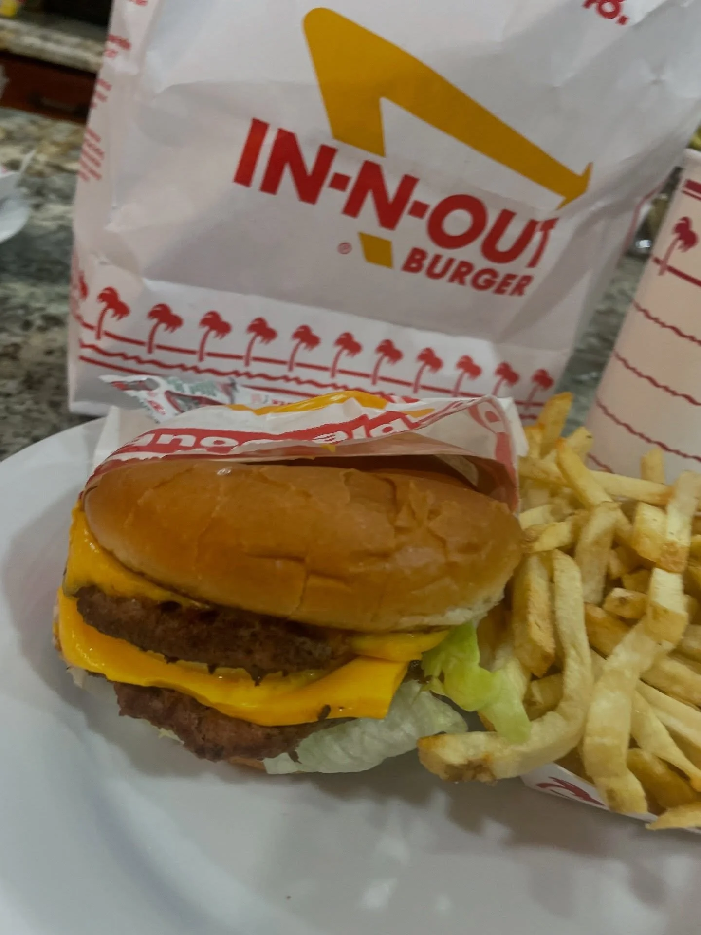 Travel Tuesdays: burgers from around the country 🌎 🍔

@innout - better in the car, dine in, or to take home?

#mikeeatsnycburgers #traveltuesdays