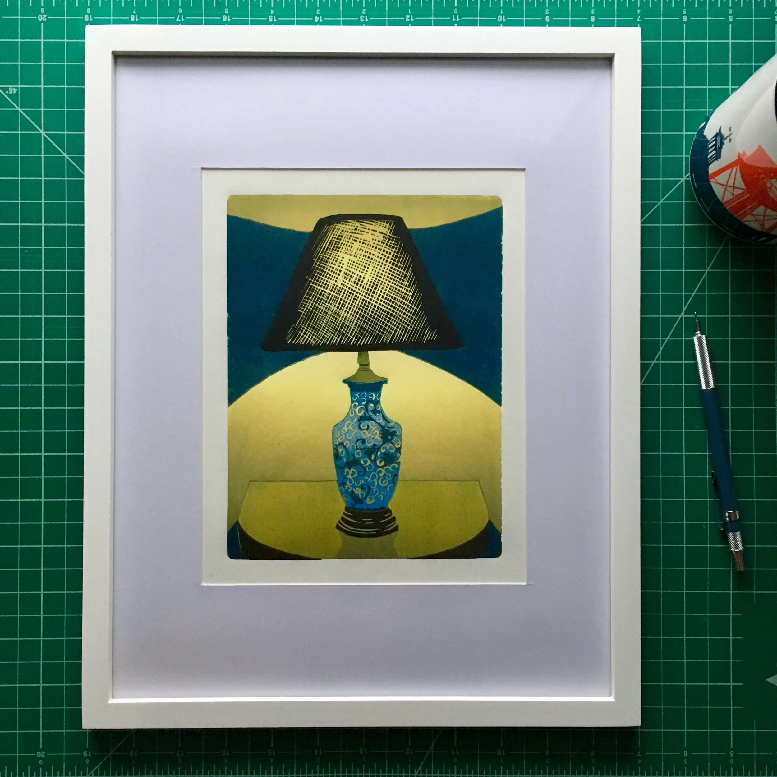 black shade lamp reduction print