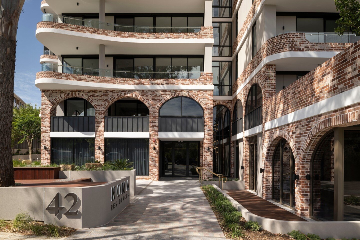 Subscribe — Plus Architecture