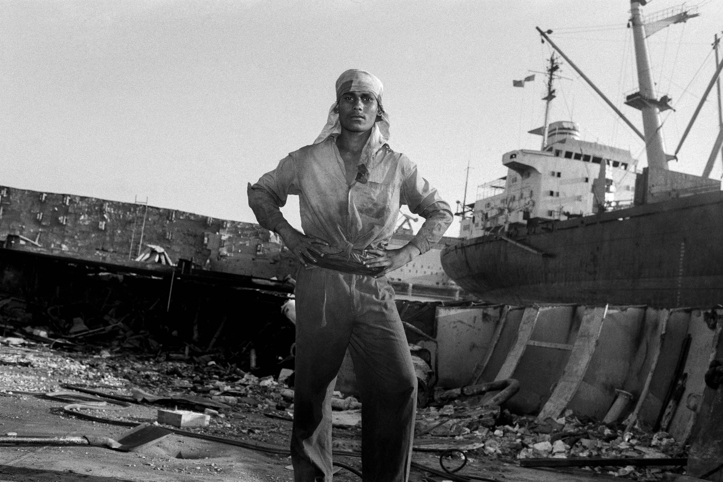 10_freelance photographer_new delhi_india_srinivas kuruganti_ship breaking yards.jpg