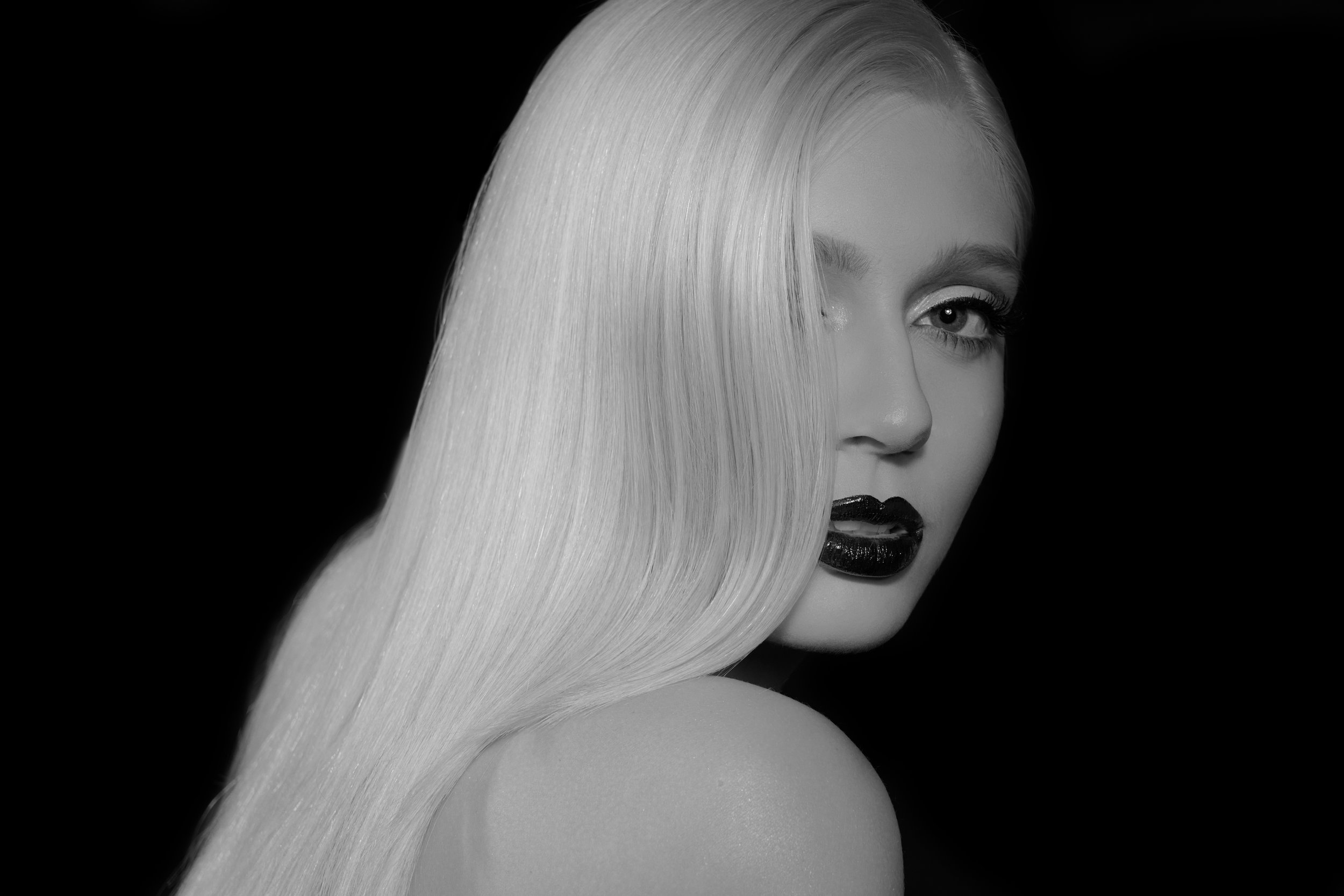 Lianne BW.jpg