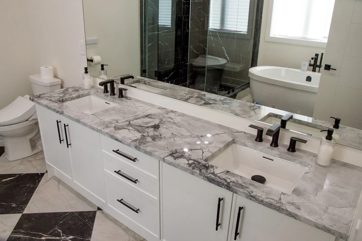 MASTER ENSUITE-1.JPG