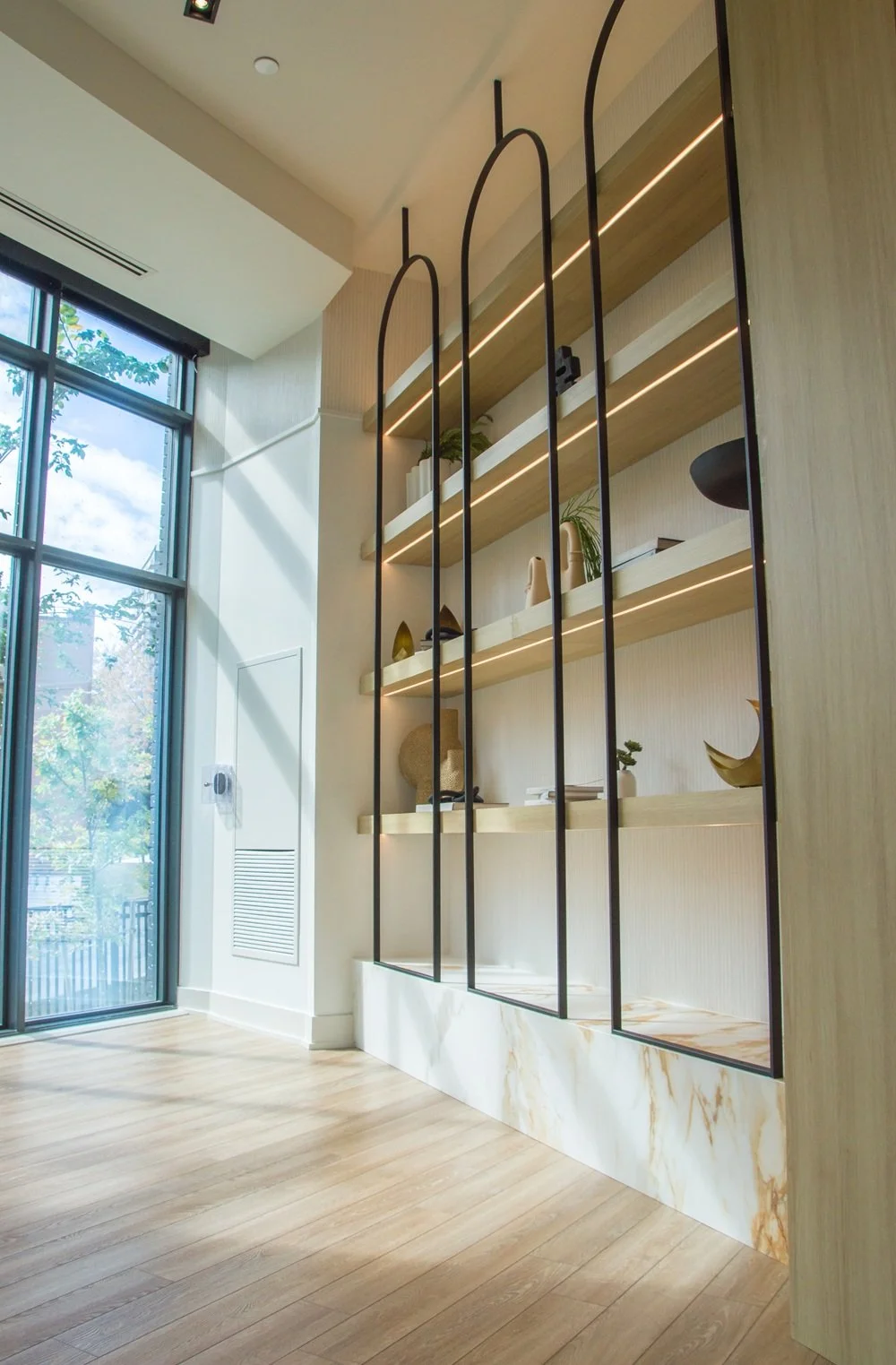 SHELF1.JPG