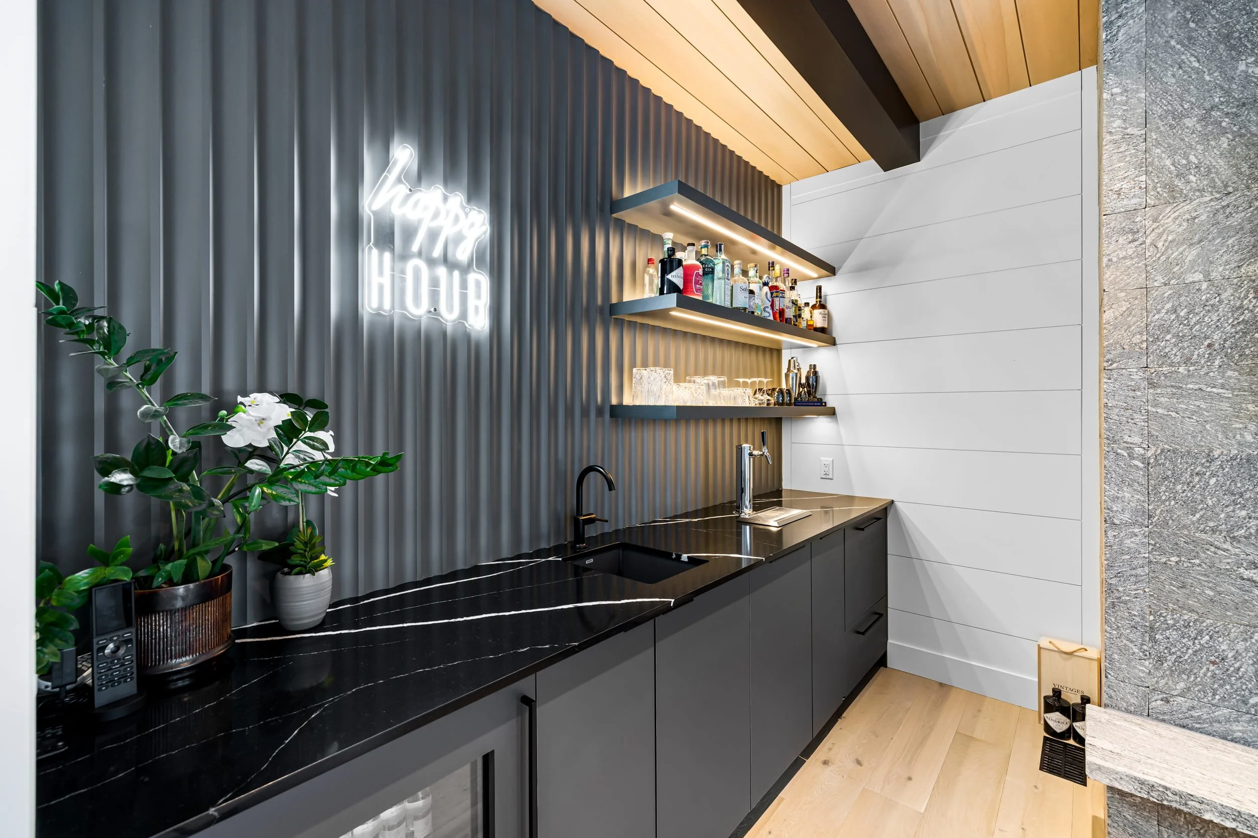 1080 Woodroffe Rd -24.jpg