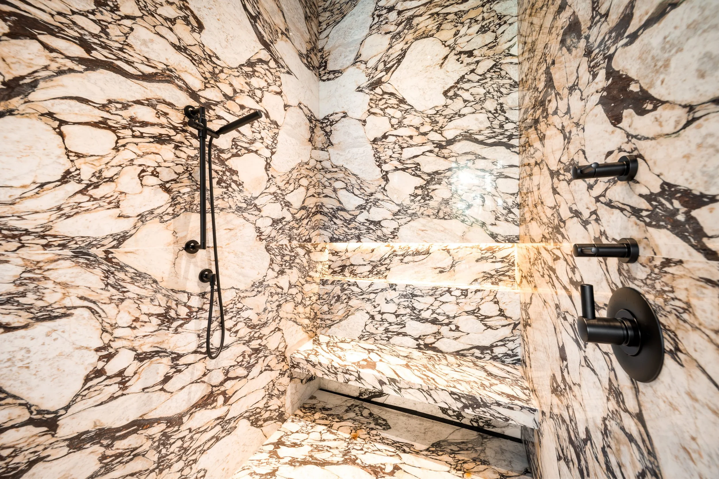 Dovigi Custom Cottage -85.jpg