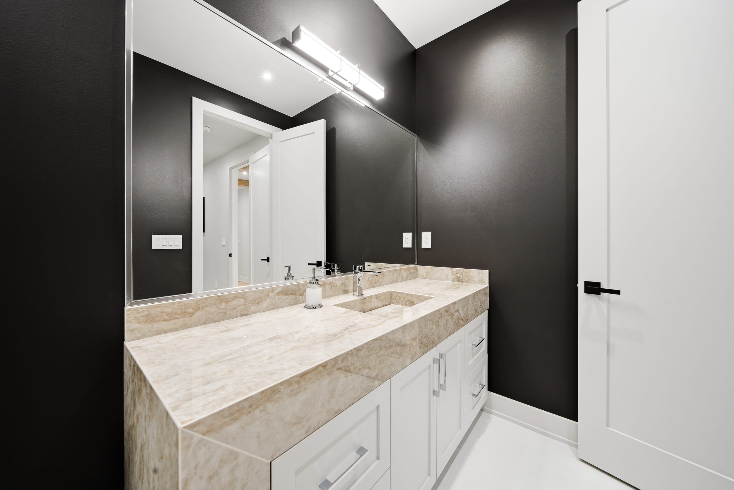 22 Cardish St -103.jpg