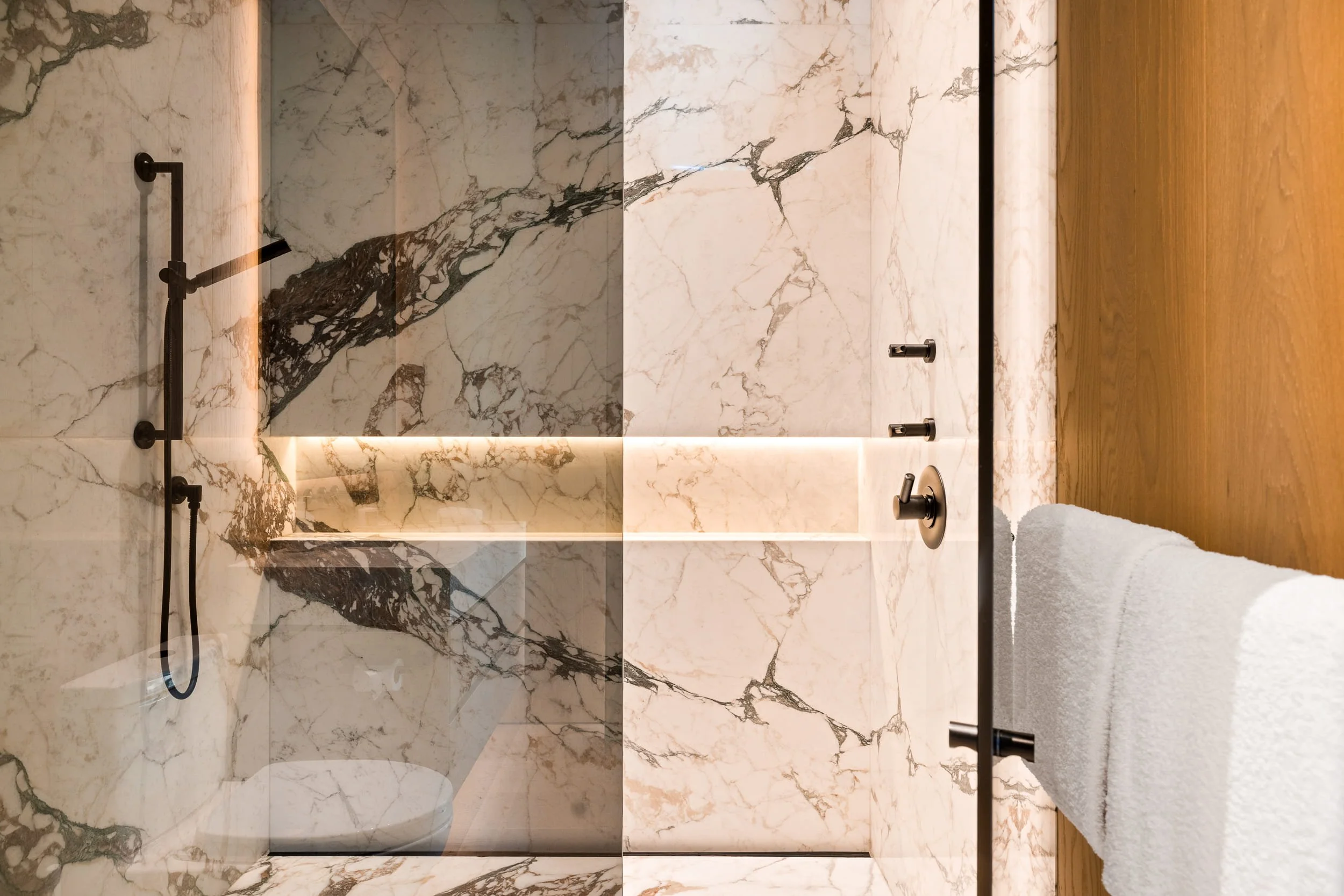 Dovigi Custom Cottage -76.jpg