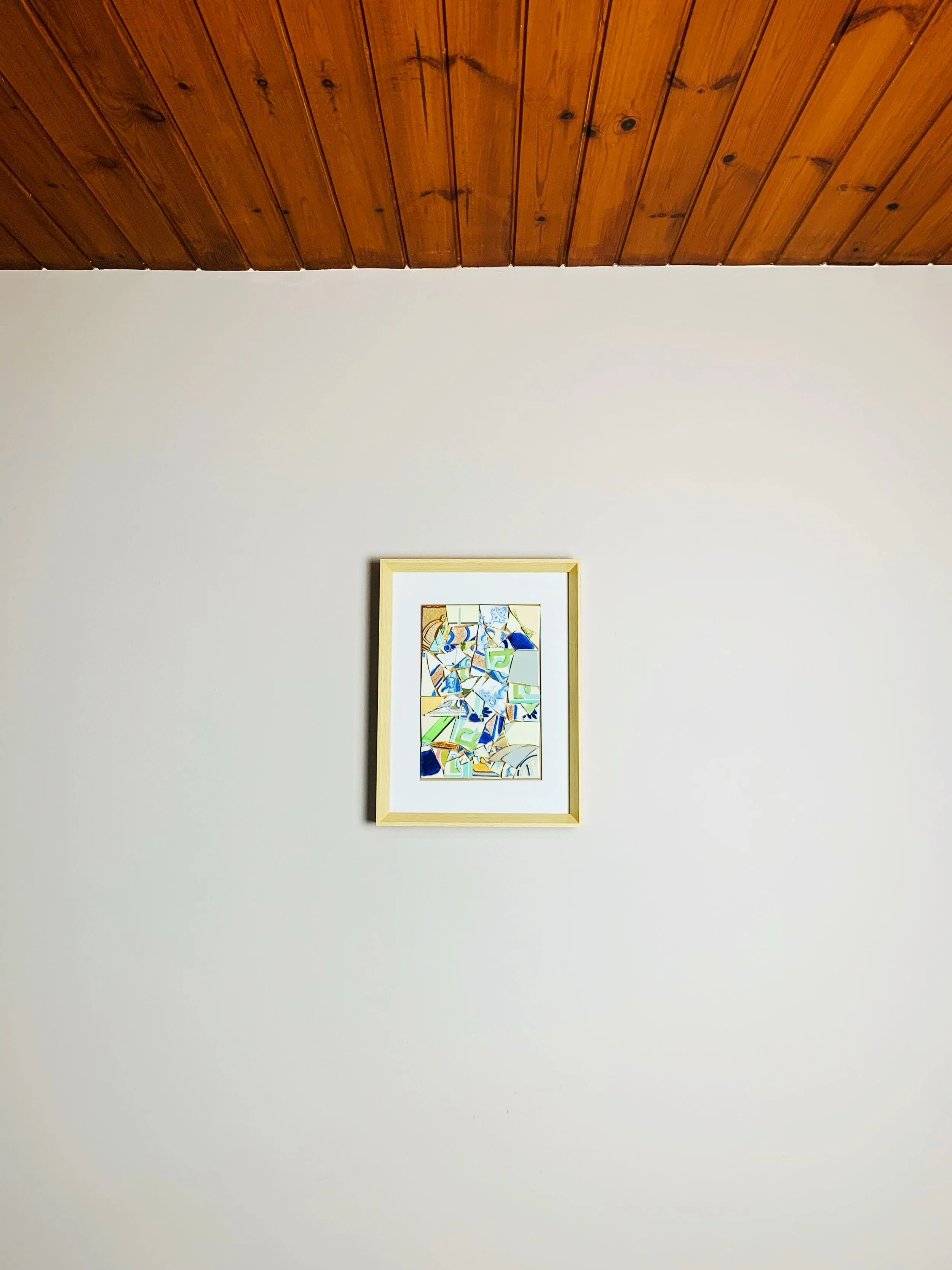 Moldura com azulejos partidos