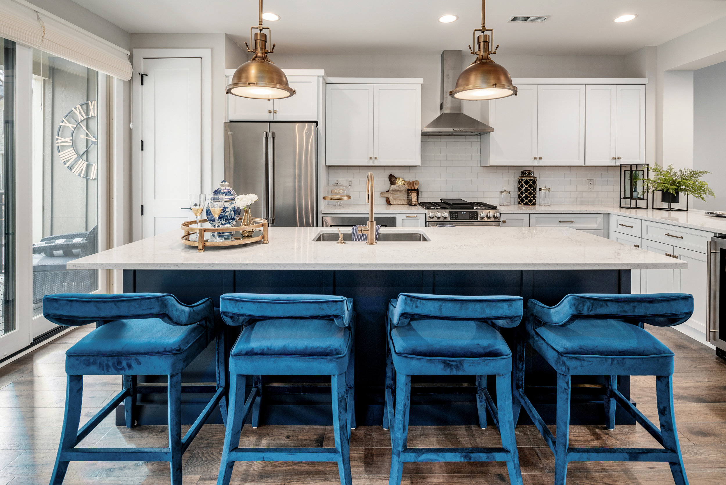 12 Kitchen 2.jpg