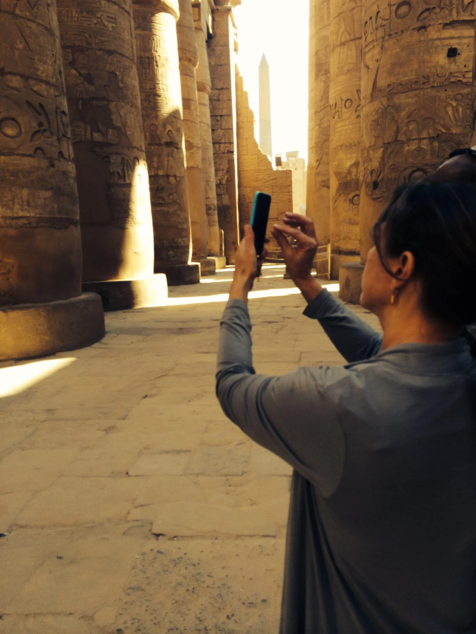 photographing Karnak2.JPG