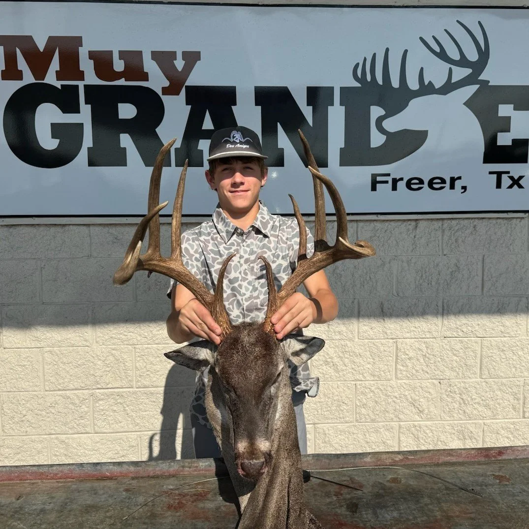 High Fence 24-25 — Muy Grande