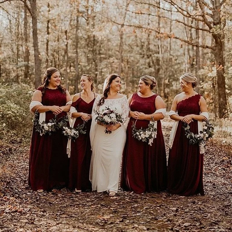 I was just thinking about those ring bouquets yesterday and this popped up in my memories!! Such a unique touch.