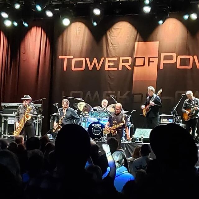 Had to visit a casino for the first time in my life (EQC) but happy to do that to see the mighty Tower of Power on Friday. Felt like a movie walking through the (entire) casino to get to the concert hall, where they had already started. Worth it, so 