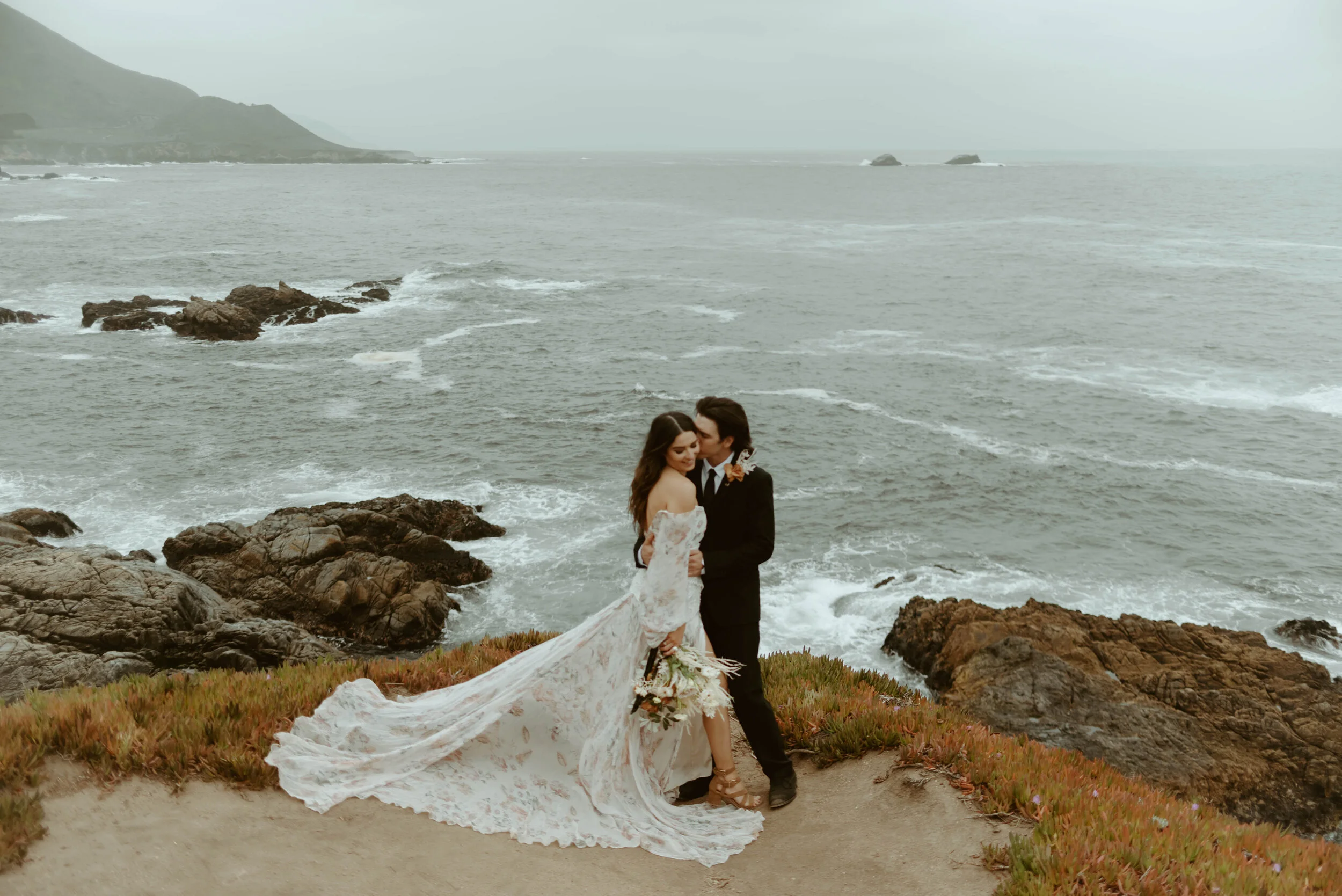 Ocean Cliffside Elopement at Big Sur, California 