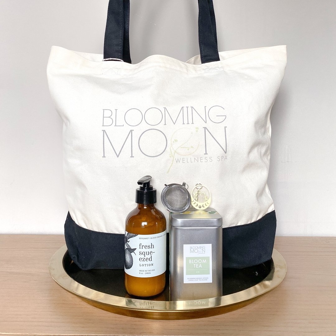 💐 Mother&rsquo;s Day Giveaway! 💐
We&rsquo;re giving away some goodies for Mother&rsquo;s Day including a Blooming Moon tote, a tin of our house-made Bloom tea, a tea infuser, and a Broken Top Candle Co. lotion in the scent Fresh Squeezed.

Here&rsq