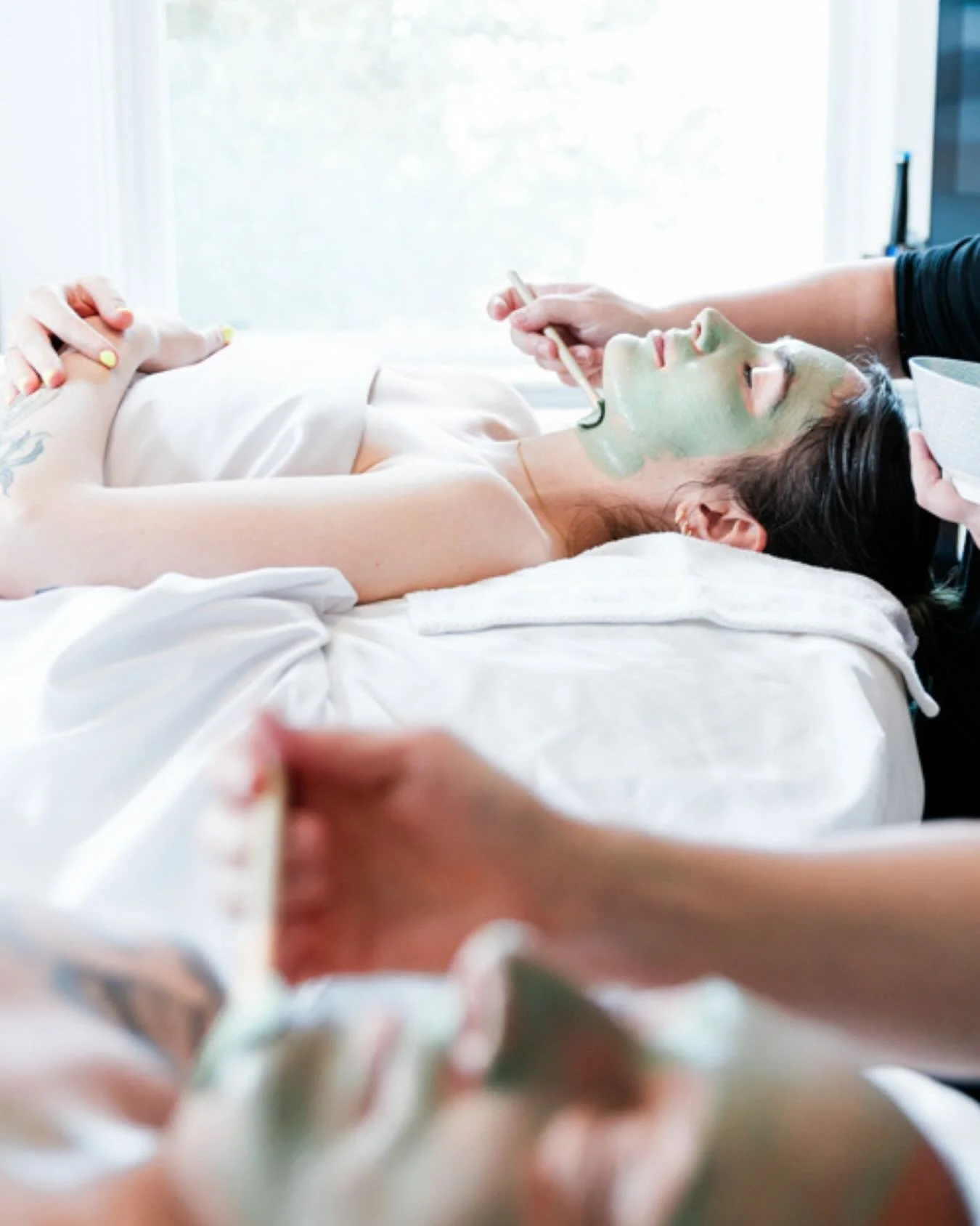 Did you know we offer couples facials?? A great way to spend valentine&rsquo;s or galentine&rsquo;s with your favorite person.
Call to book!
971.279.2757 💗