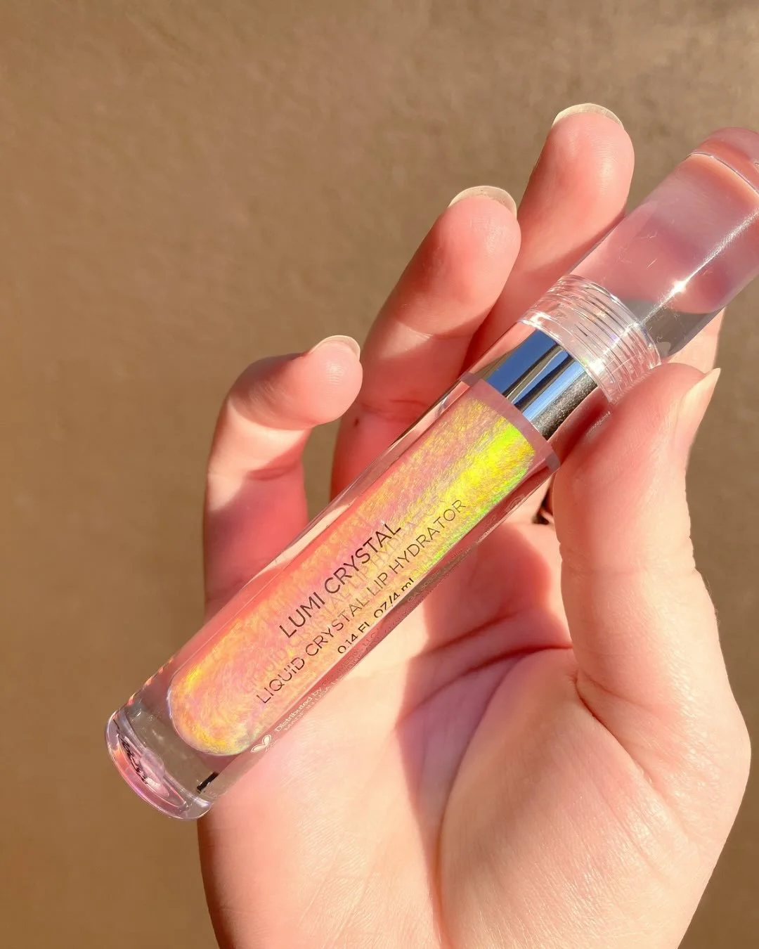 Cosmedix Lumi Crystal offers long-lasting moisture with a high-shine finish. It also helps soften and plump the look of fine lines and wrinkles. Purchase this iridescent beauty at the spa today! 💋