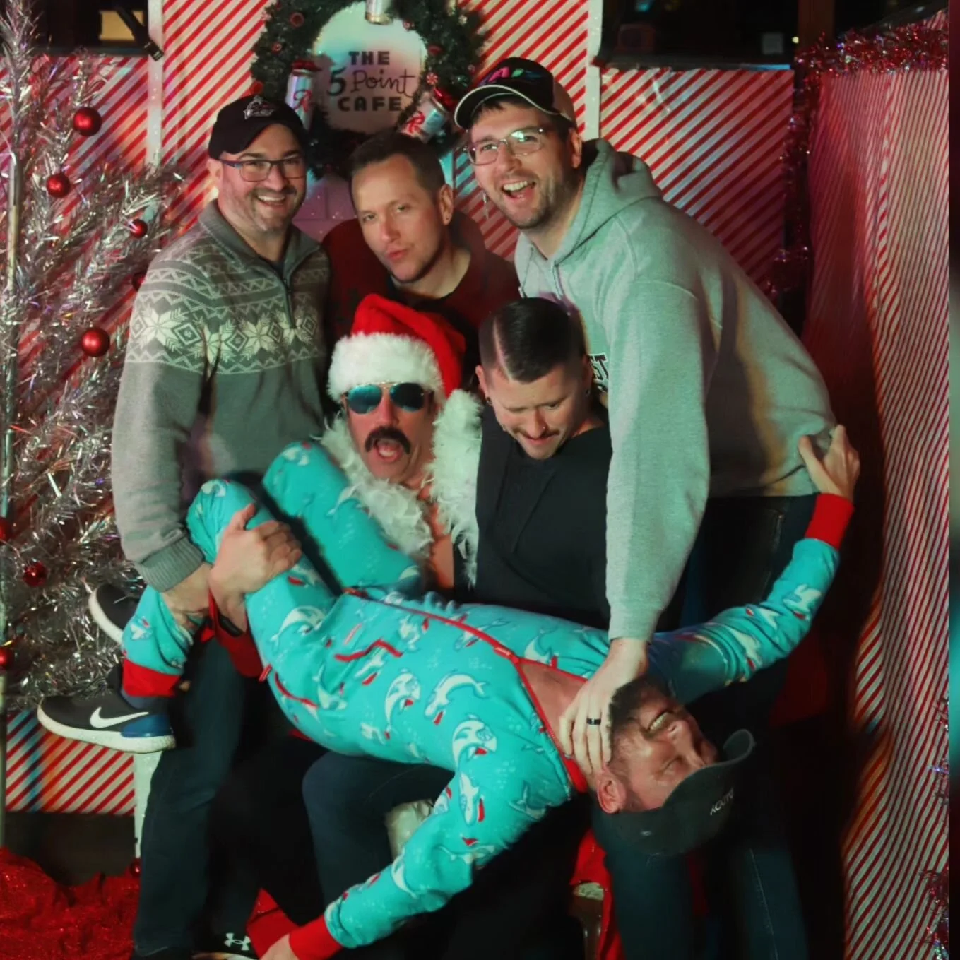 Tonight! 7-11pm @ The 5 Point 

Bring school supplies, hats, gloves or toys to donate to our friends at @friendsofyouth Treehouse and treat yourself to a photo with Daddy Santa! 🎅

There will be Rainier and Fireball specials plus the regular 5 Point