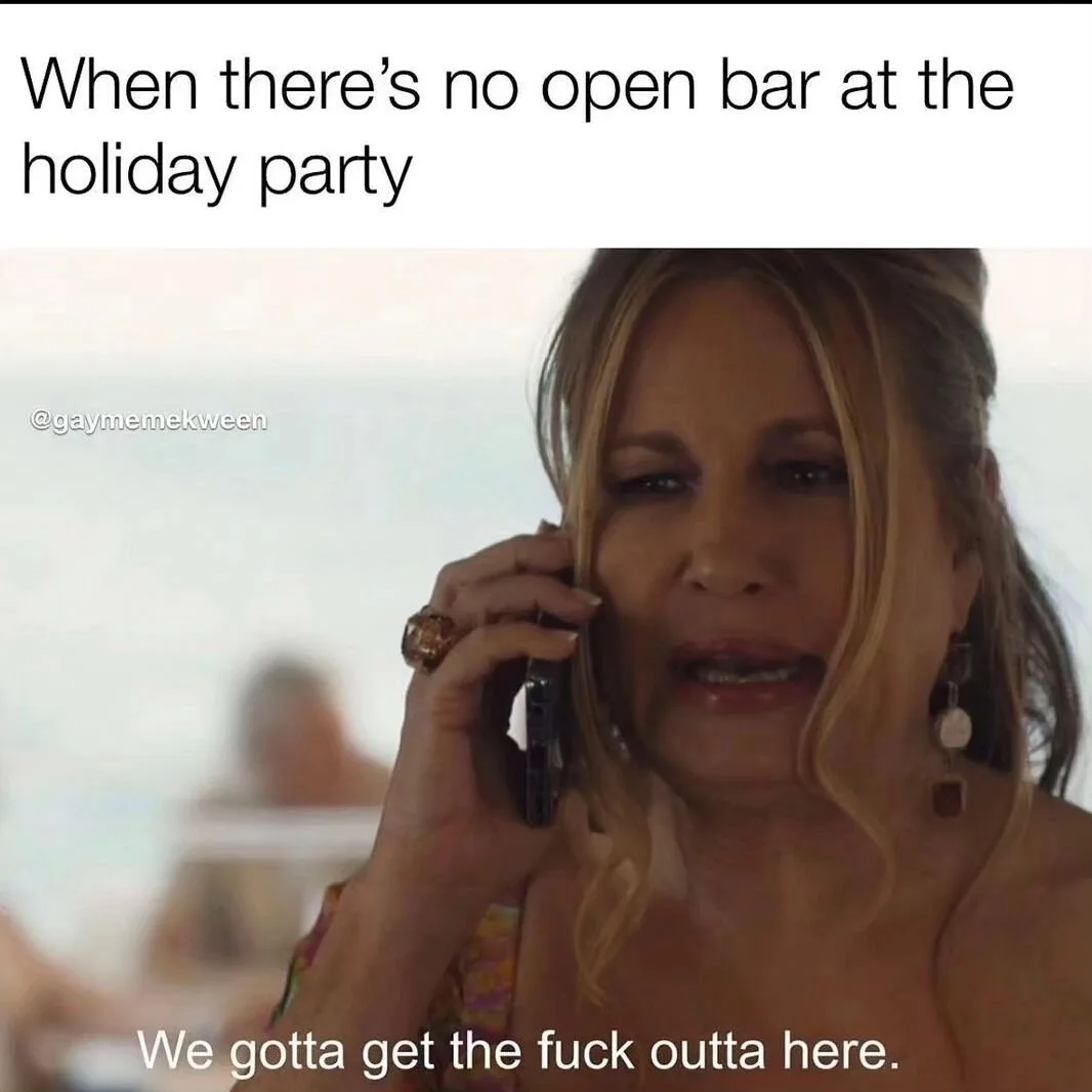 Holiday Vibin @the5pointcafe 🎄🍺🧉🍸😎

We are open 24hrs a day, 7 days a week including Christmas and New Years. All ages allowed in the caf&eacute; and patio. No reservations. Breakfast served all dayyyyyyy.

#the5pointcafe #seattle #vibes #memedu