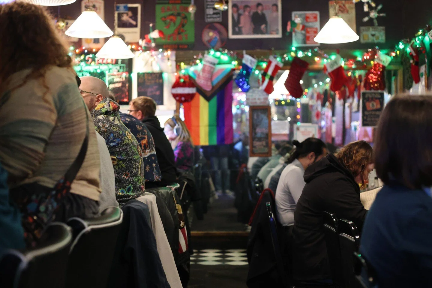 Caf&eacute; or bar? Pick a side.
Same room, different energy.
Choose your fighter, commit to it and tell us which side you&rsquo;re on in the comments 🥊