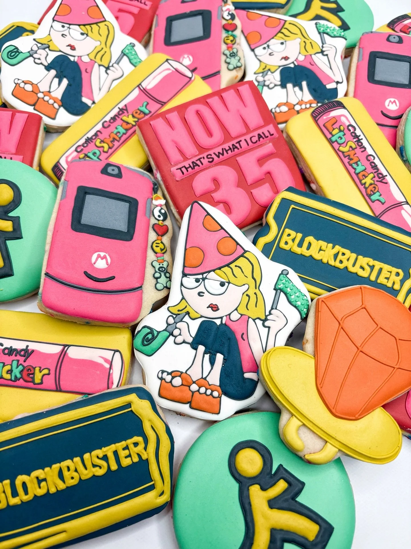 Can I get a &ldquo;AS IF&rdquo; if you&rsquo;re a 90s baby? We really were all that and a bag of chips. 💁🏽&zwj;♀️💿📼🦋✨ 

LINK IN BIO TO BOOK YOUR NEXT COOKIE SET!

#y2kcookies #y2kparty #90scookies #birthdaycookies #tampaevents #tampaweddings #ba