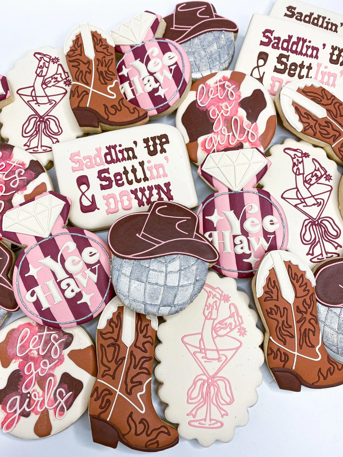 Saddlin&rsquo; UP and settlin&rsquo; DOWN &mdash; fun Bachelorette cookies for a NashVegas trip to celebrate the Bride-to-Be 🤠💍 

LINK IN BIO to book for APRIL

#martinicookies #bachelorettecookies #discocookies #bride #customcookiestampa @theknot