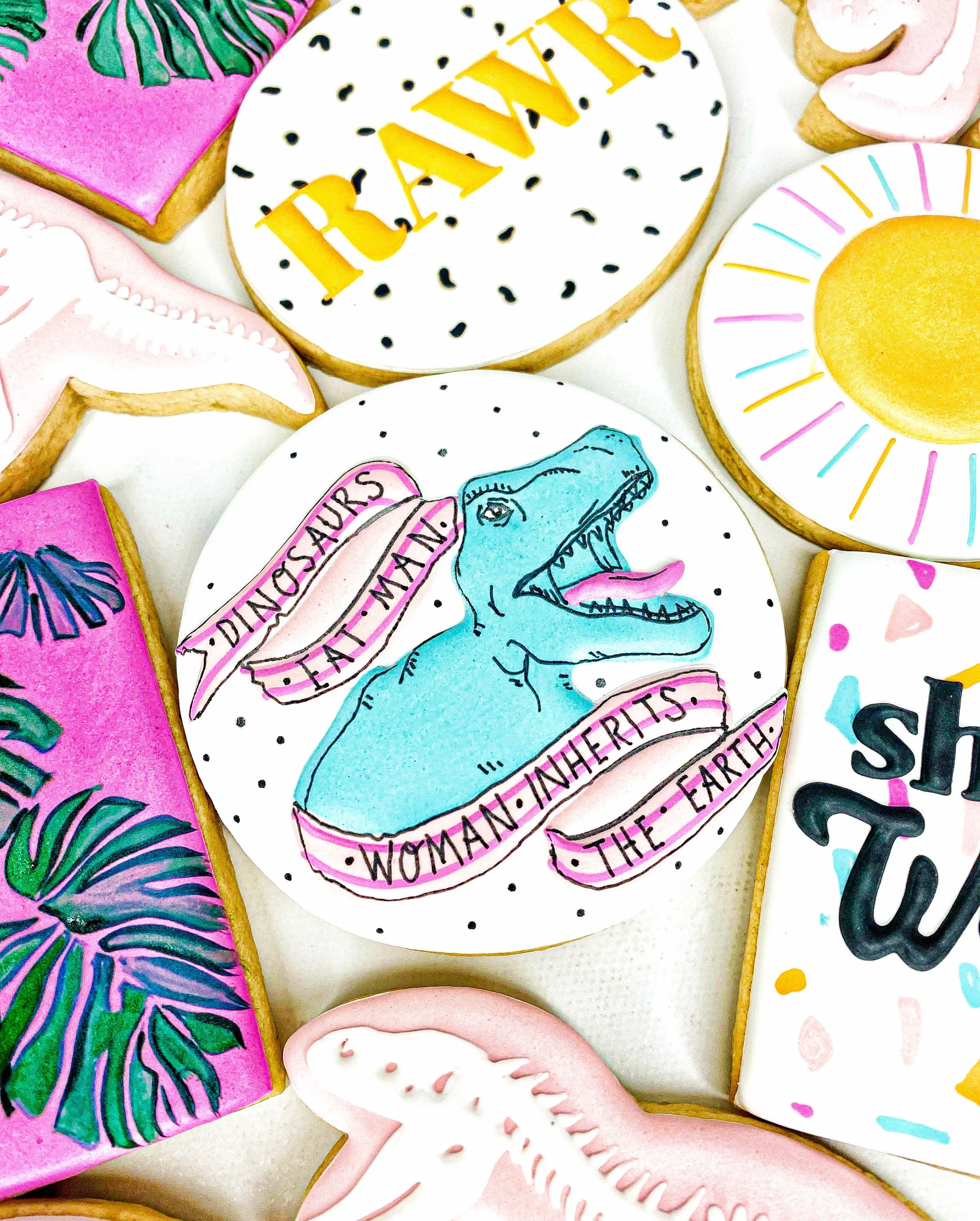 Dinosaur eats man - woman inherits the earth 💅🦖 

JUNE BOOKINGS ARE OPEN - Link in bio!

#tampacookies #decoratedcookies #cookieclasses #dinosaurcookies #tampabakery