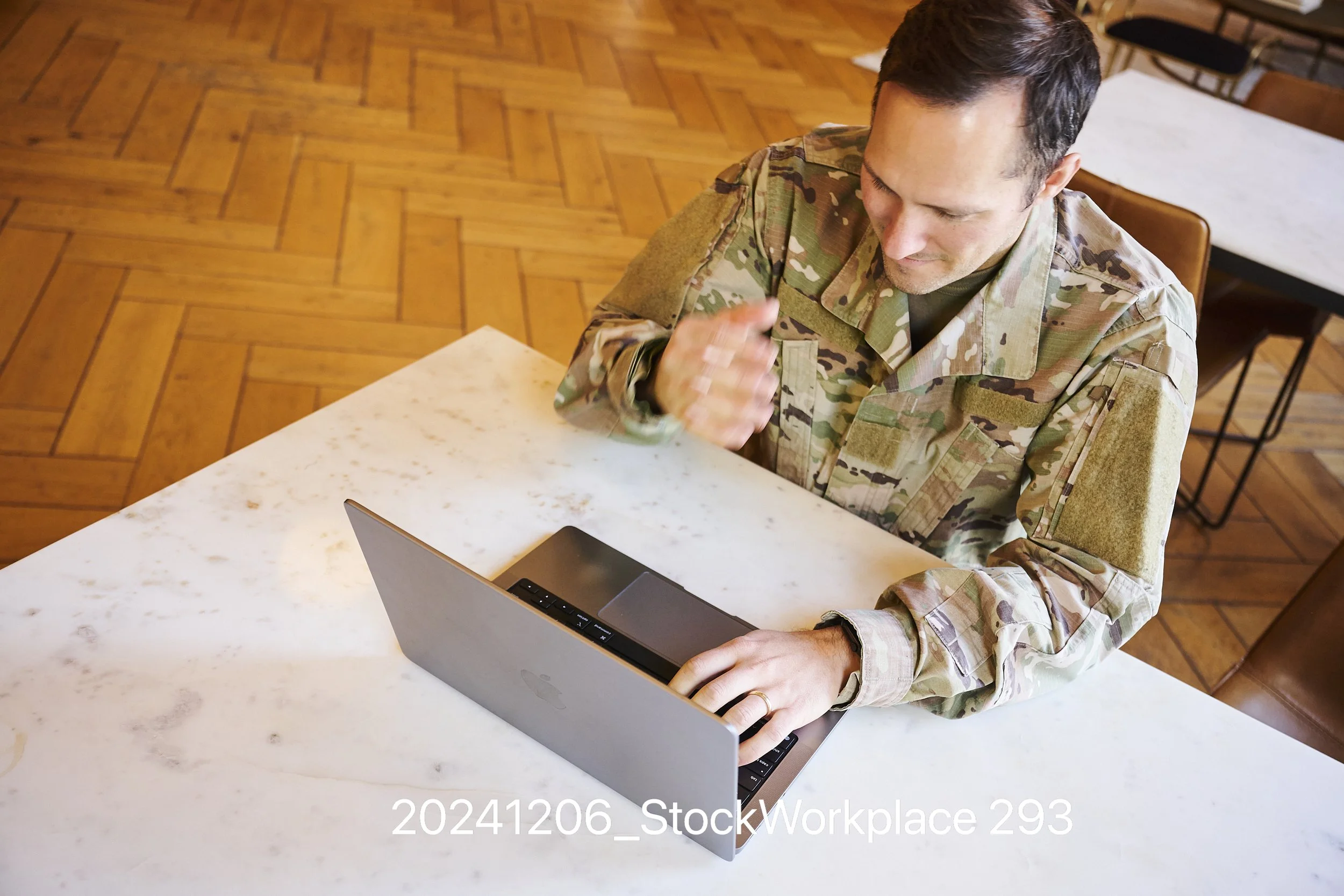 20241206_StockWorkplace 293.jpg