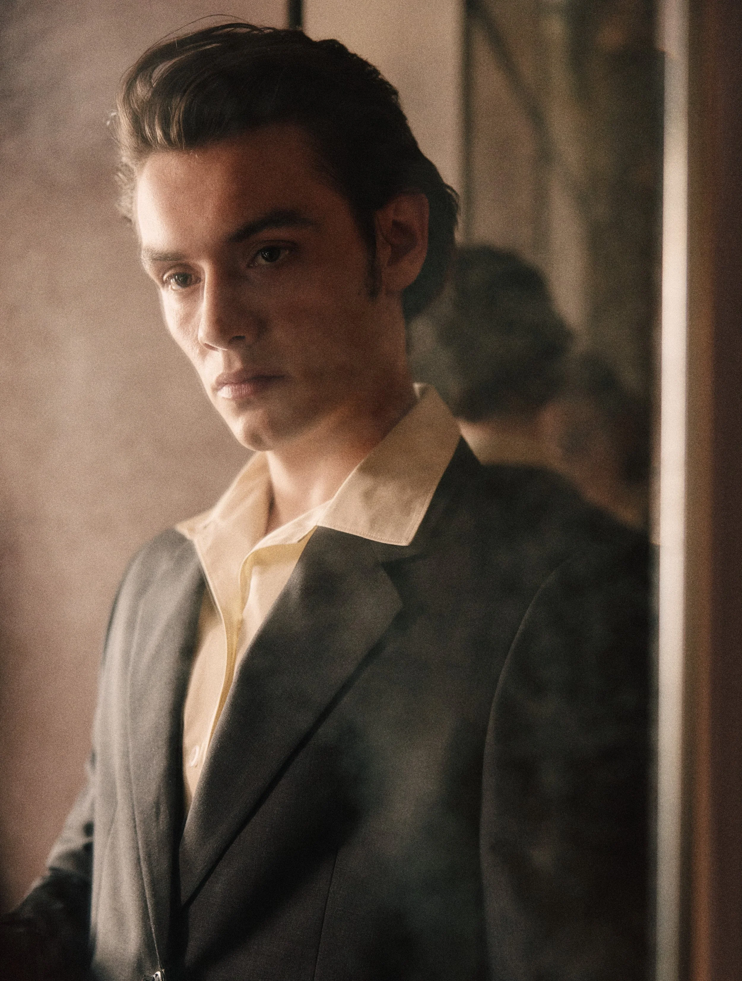 Louis Partridge Venice Esquire_Emilio Madrid_2621.jpg