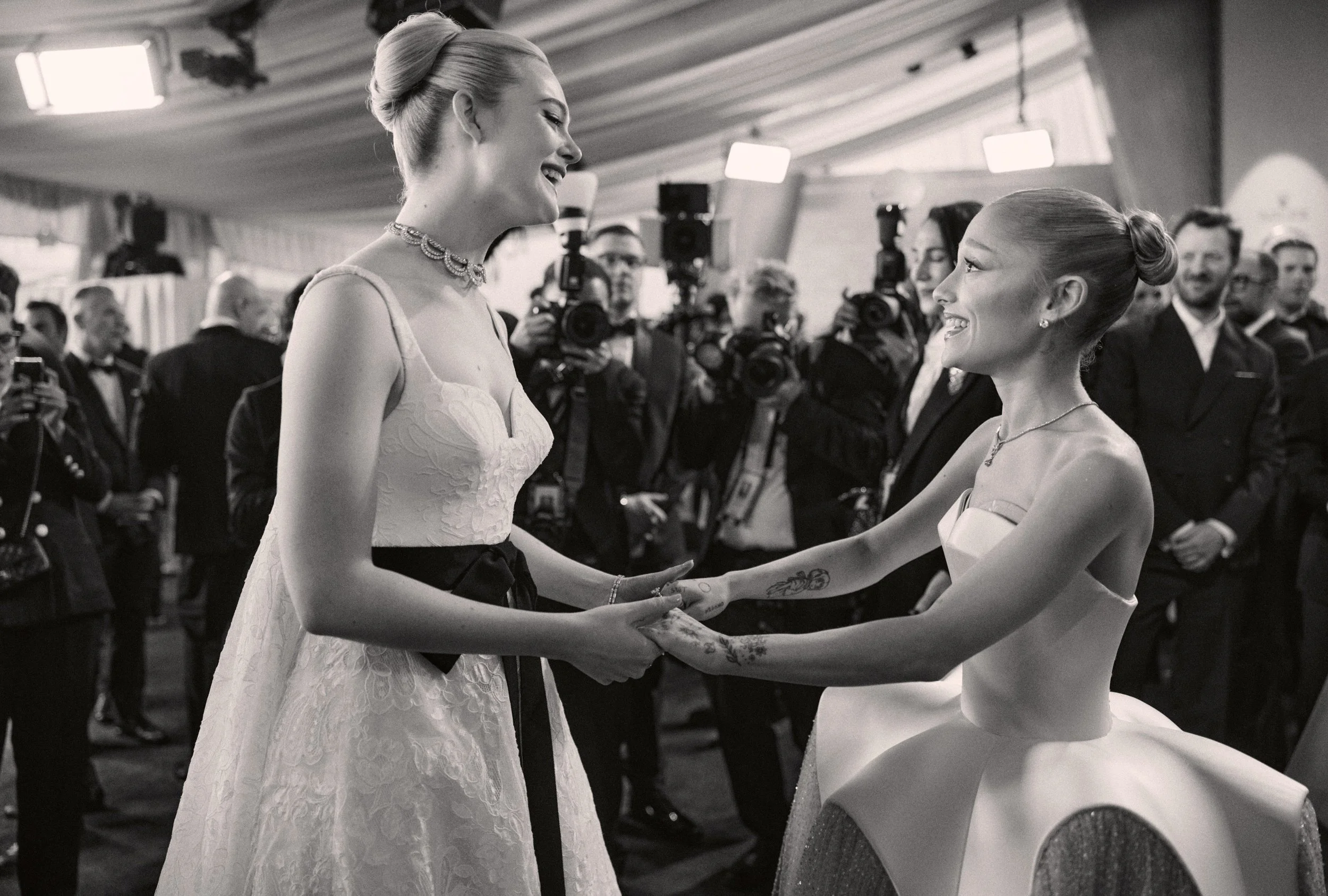 Elle Fanning & Ariana Grande