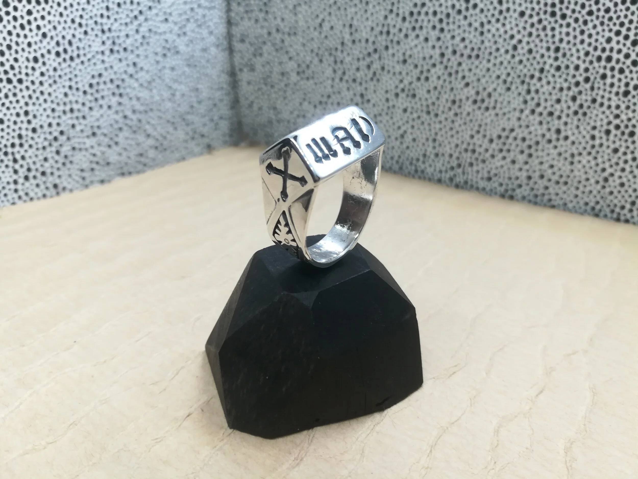 Joan of Arc ring, handmade for Ormella. This Ring is an interpreted reproduction of Joan of Arc's potential ring, available at Puy du Fou. This one is cut by hand, The top is chiseled. 925 silver. 2019.-Click on the image to see detailed photos-