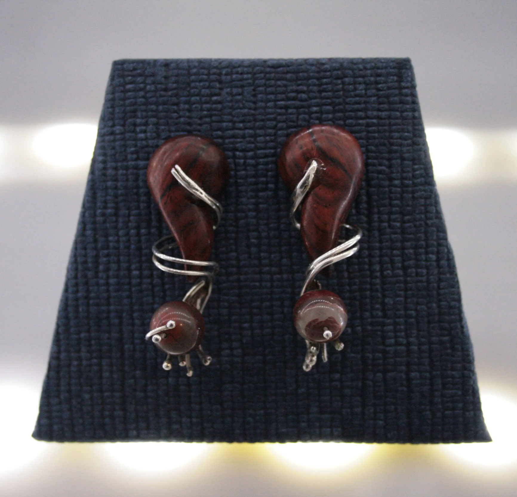 Wood Earrings, made for Soraya. Wood, 925 silver and agate. 2016.
