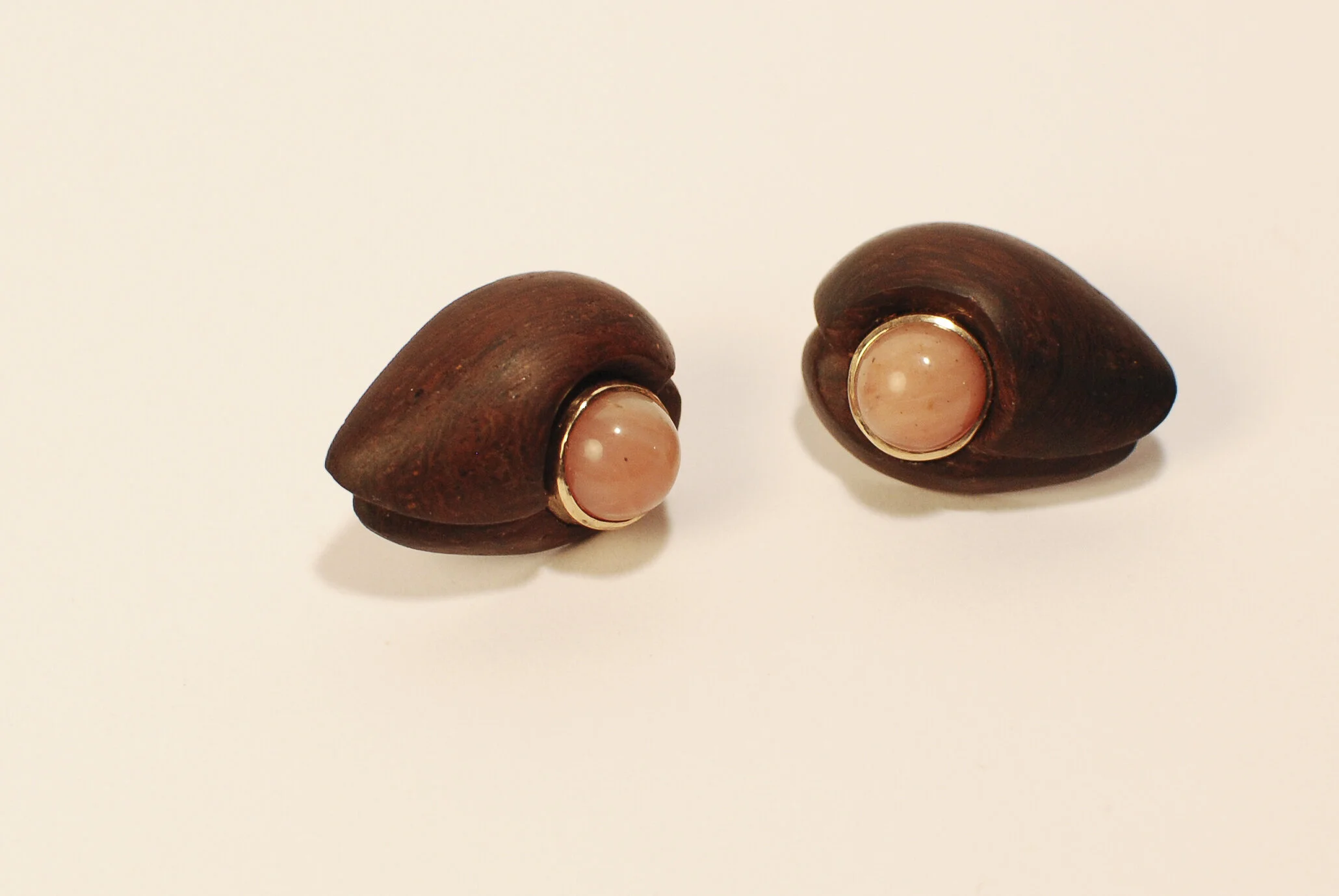 Opale Rose earring, made for Michelle. The soft combination of wood and opal, highlighted by the gold on this cabochon mount. Mahogany, 14k Yellow Gold, Opals. 2014.
