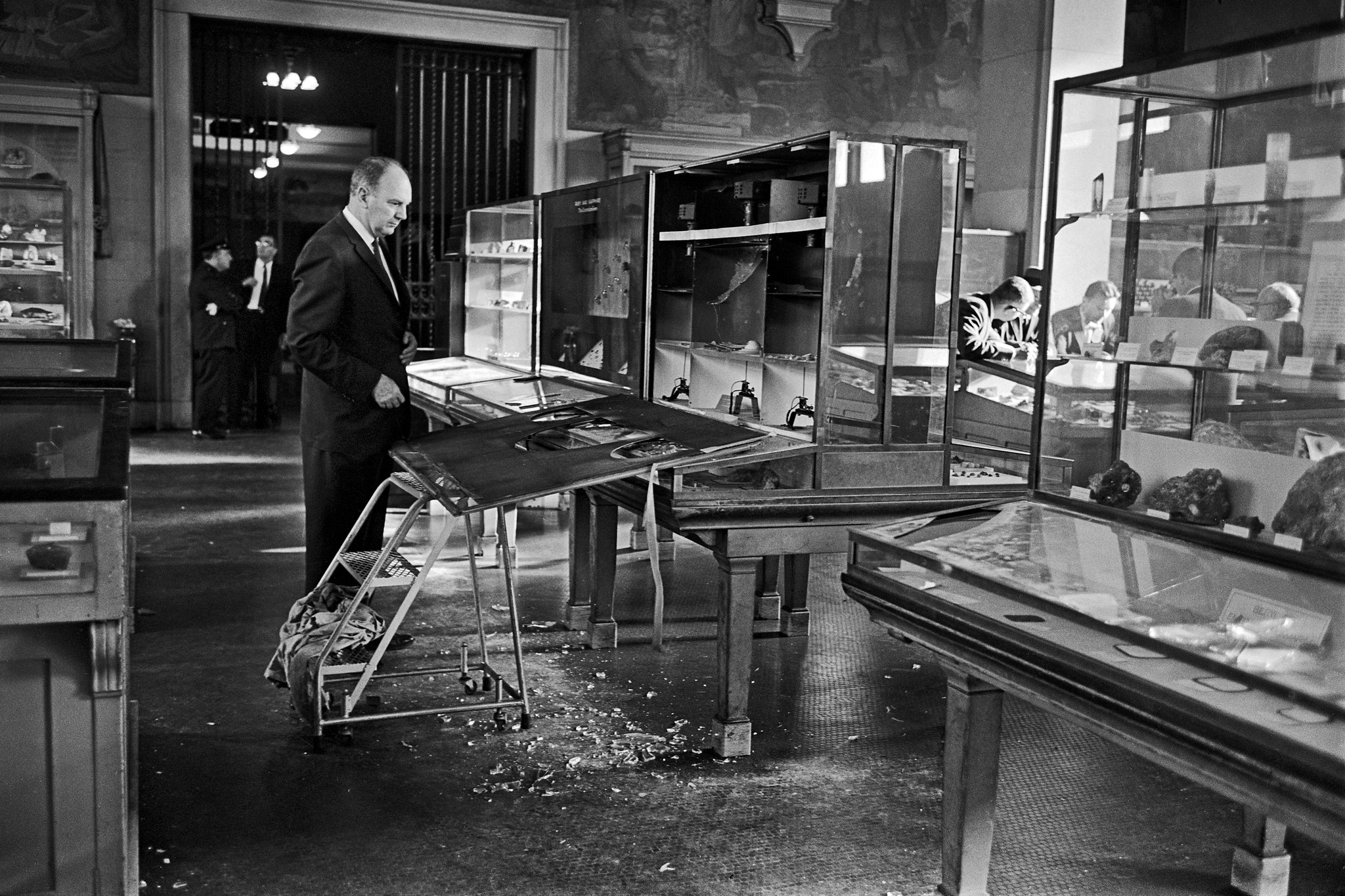 NYT | How a Band of Surfer Dudes Pulled Off the Biggest Jewel Heist in N.Y. History