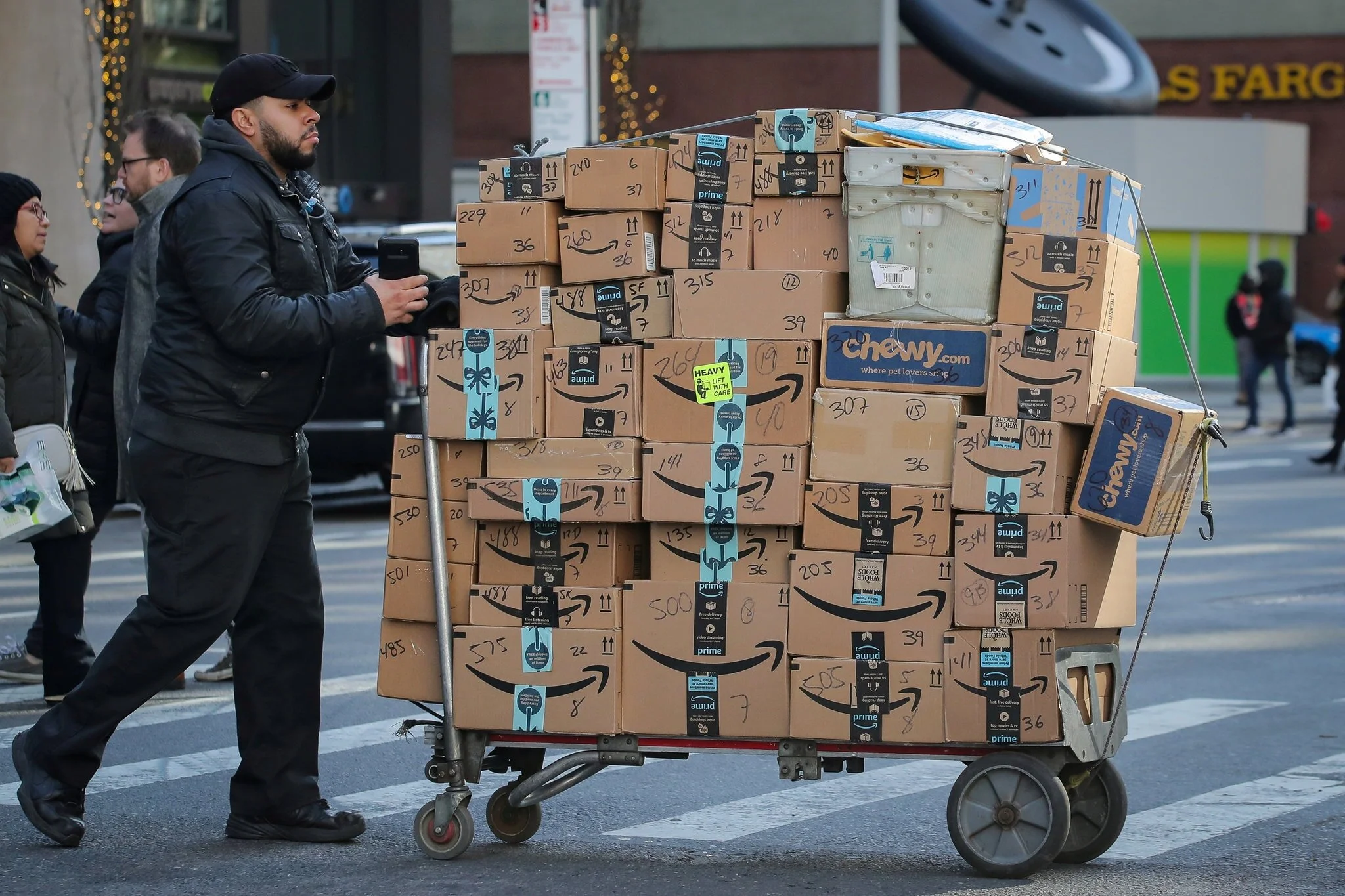 Dave's Picks | NYT | 90,000 Packages Disappear Daily in N.Y.C. Is Help on the Way?