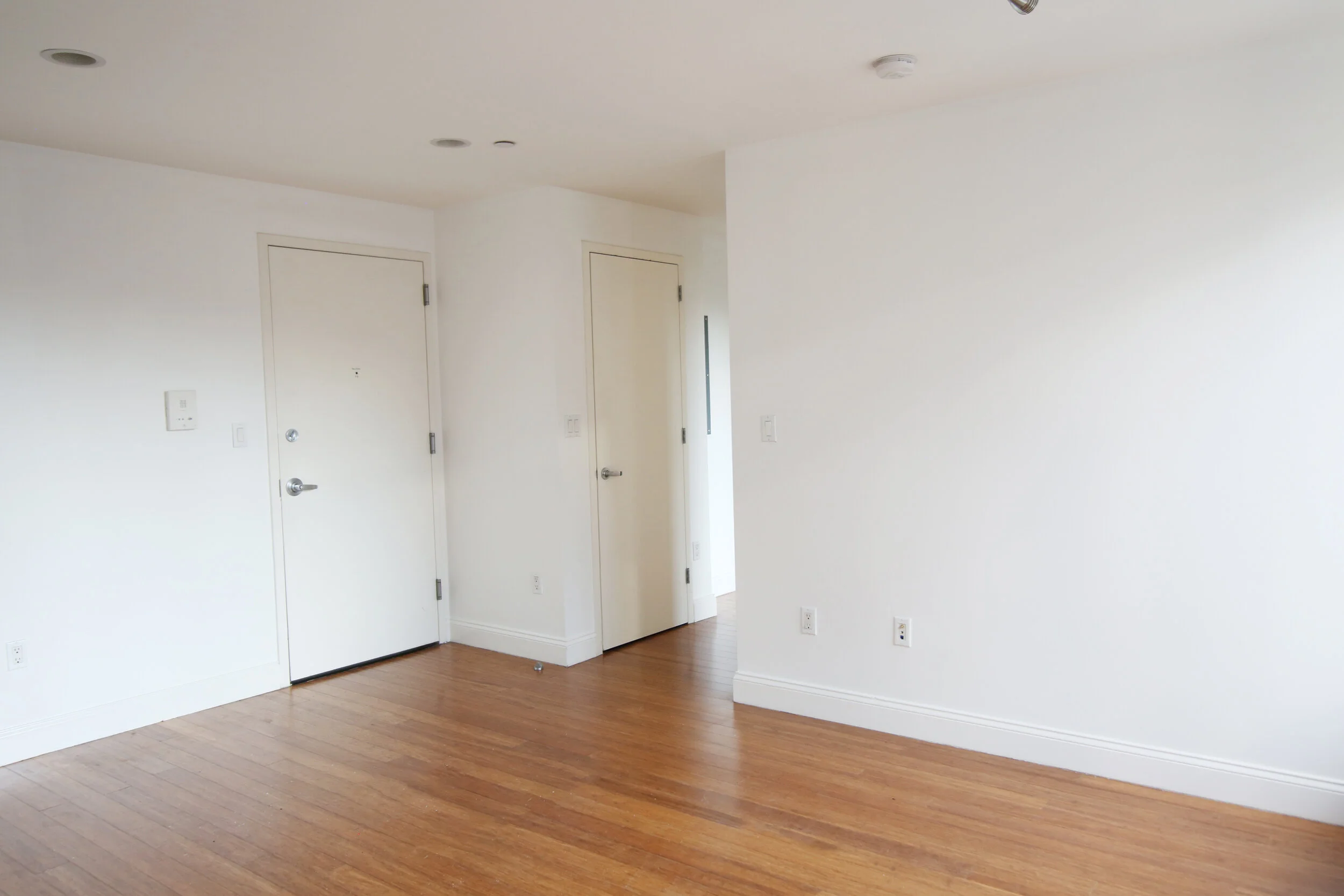 832 Dekalb #4E_017.JPG