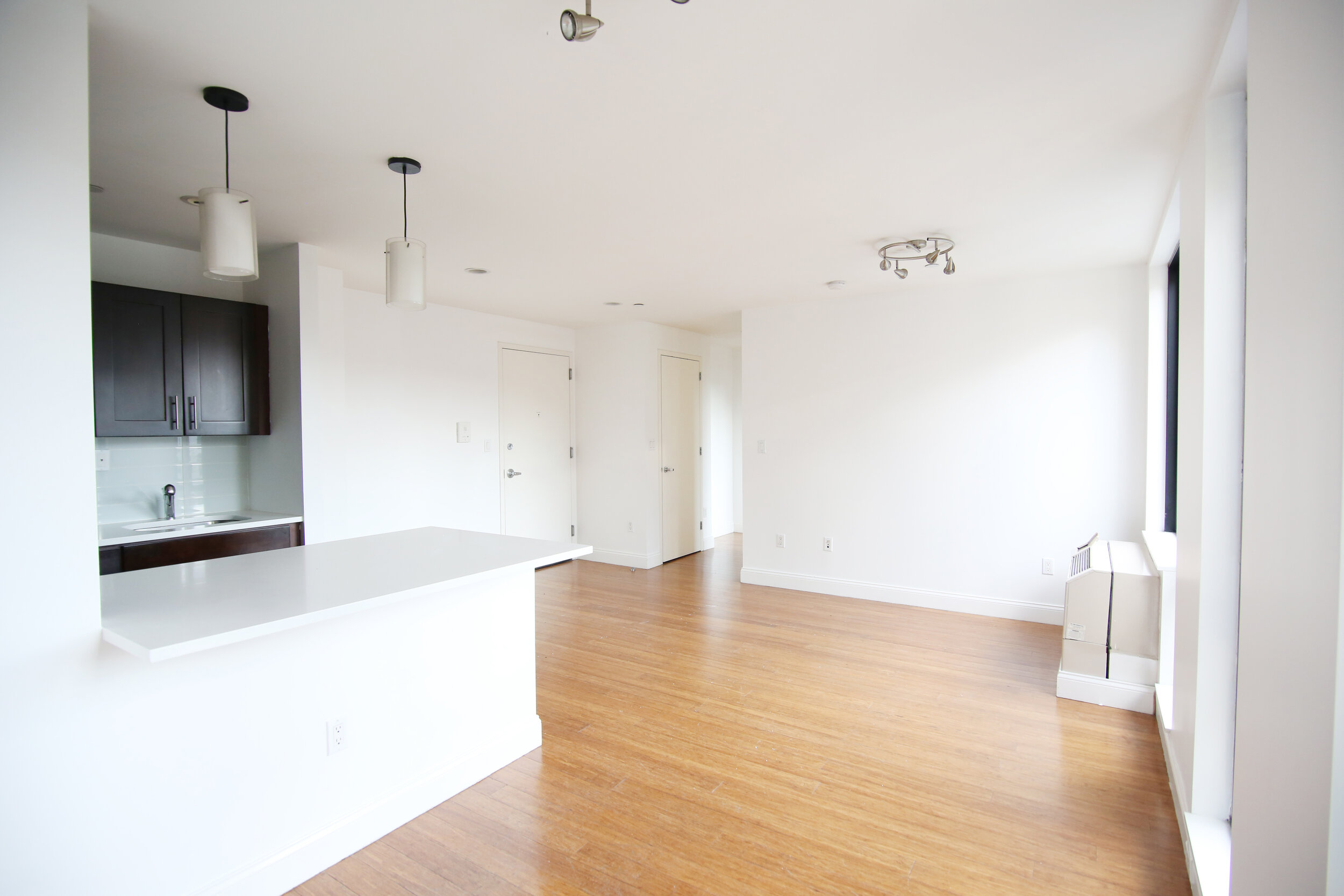 832 Dekalb #4E_013.JPG