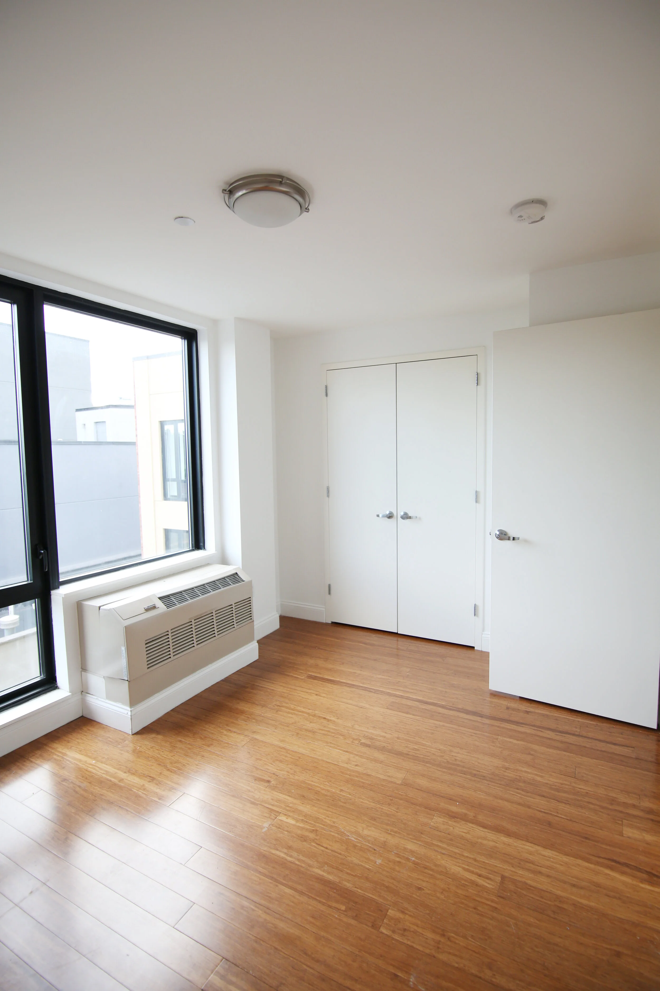 832 Dekalb #4E_004.JPG