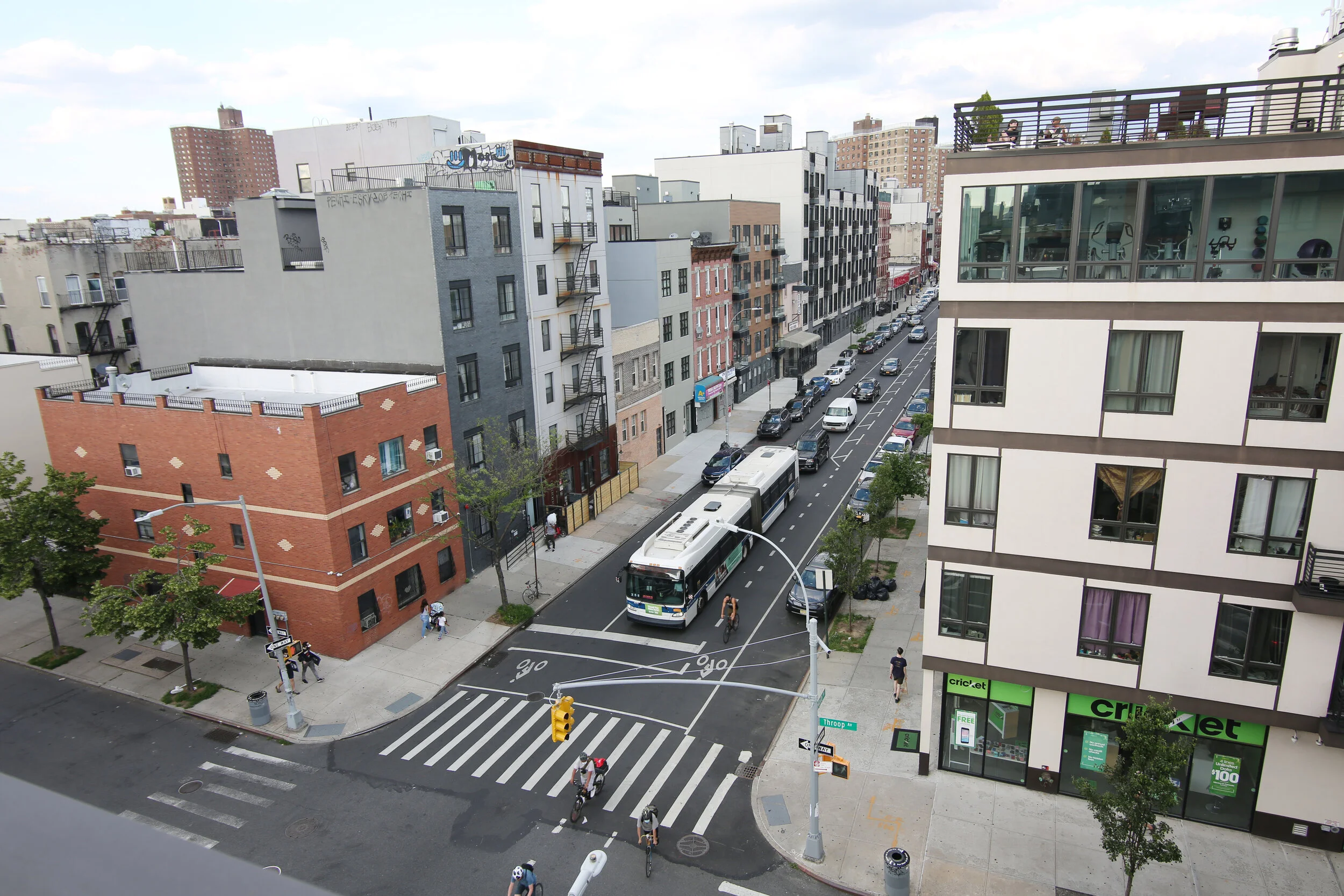 832 Dekalb #4E_024.JPG