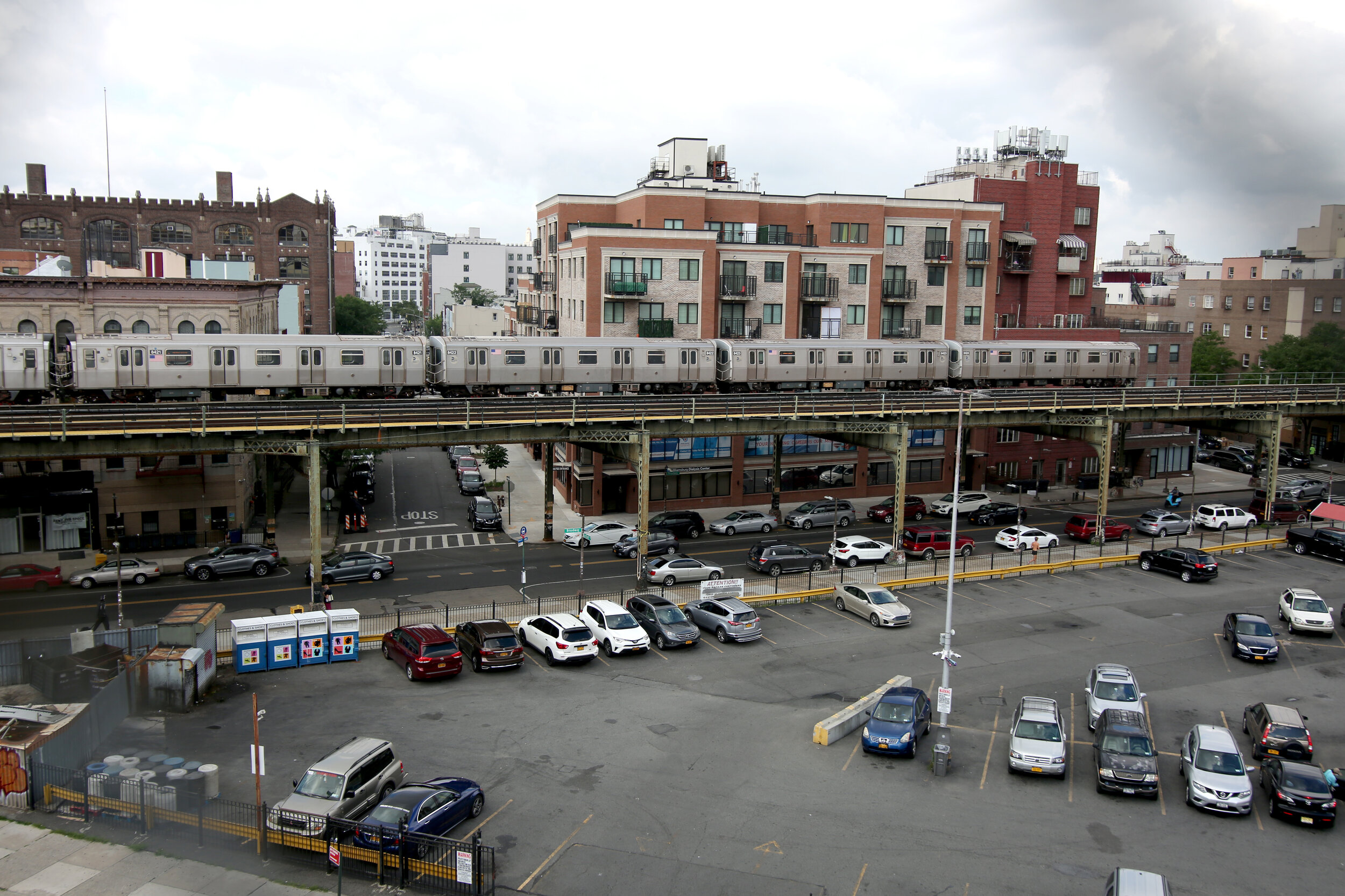 Removated Williamsburg 1BR Loft •&nbsp;16 MANHATTAN AVENUE  • 2F