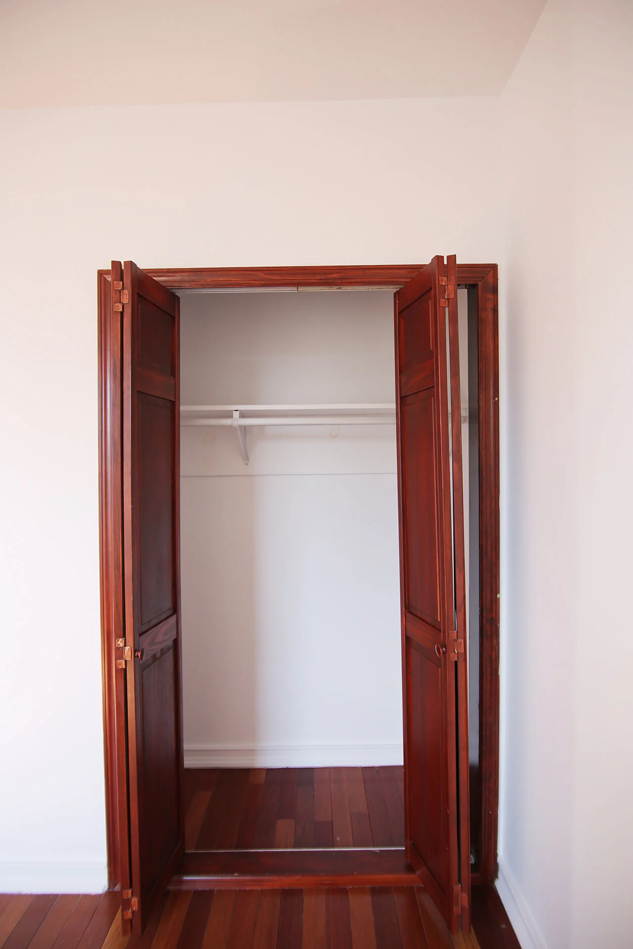 242_Kosciusko_Street_#4_image_020.JPG