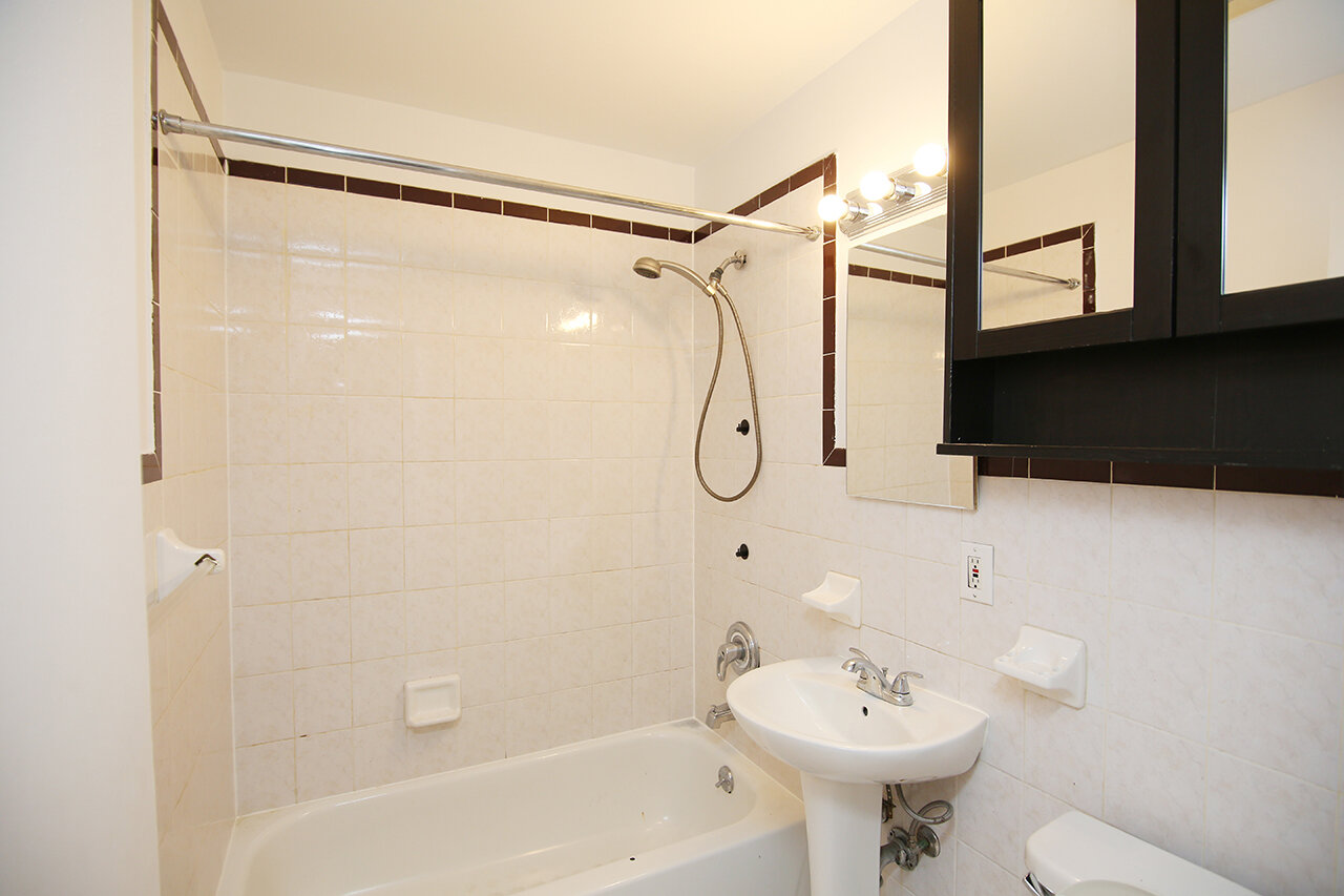 16 Manhattan Avenue 3B