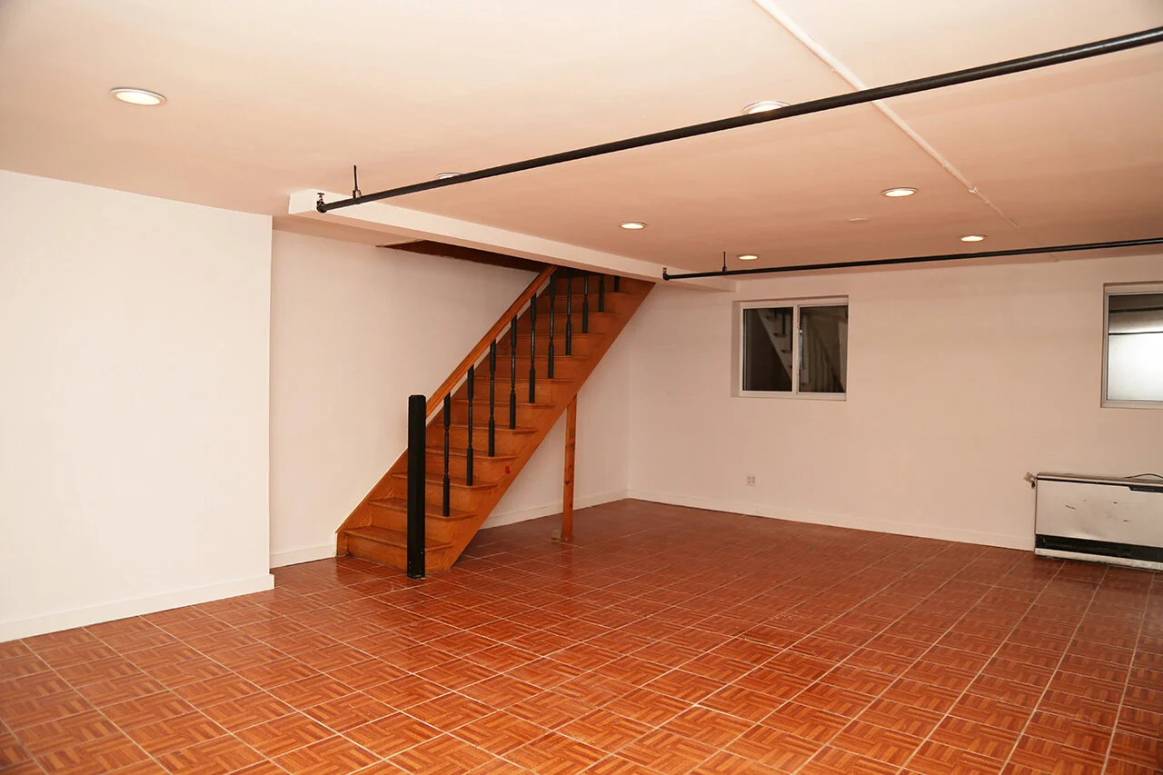 16 Manhattan Avenue 1H