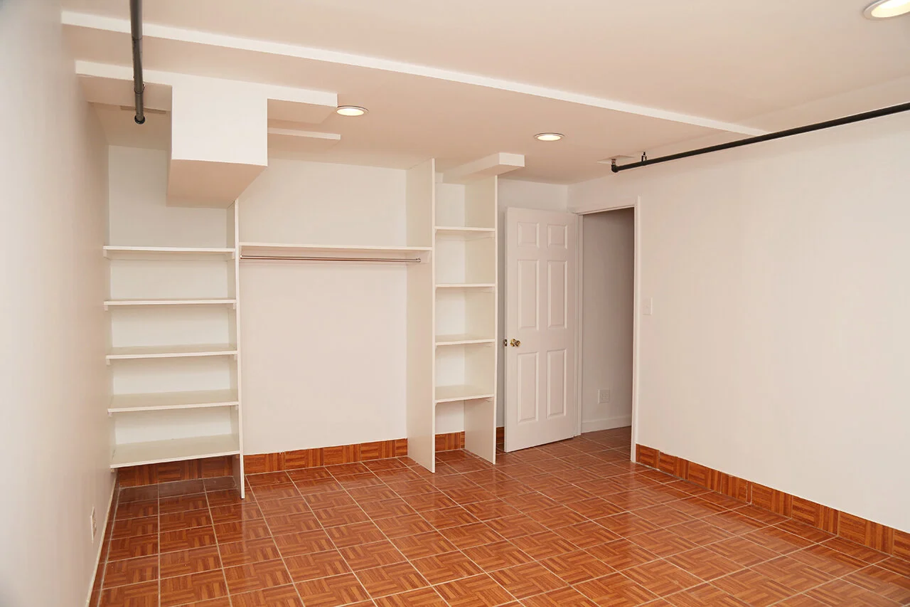 16 Manhattan Avenue 1H