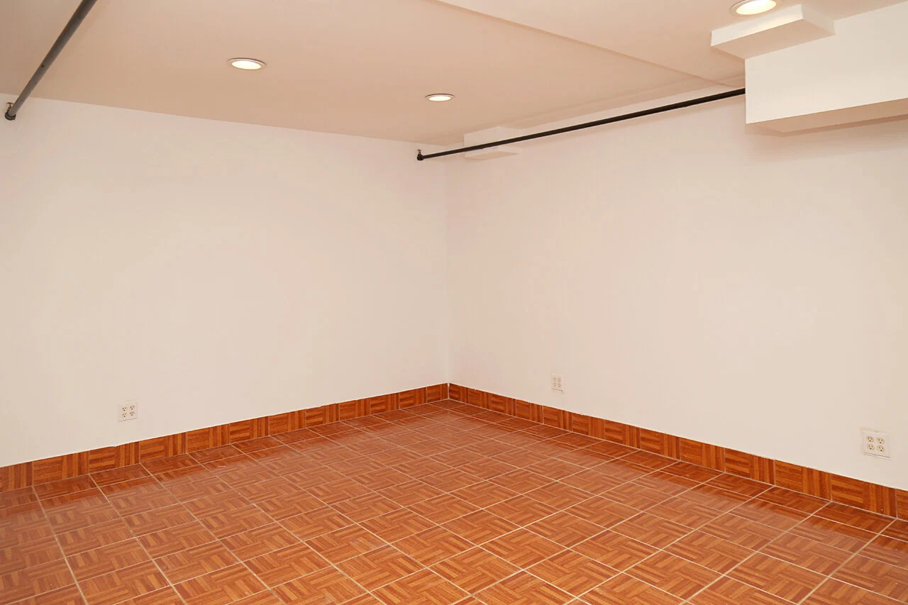 16 Manhattan Avenue 1H