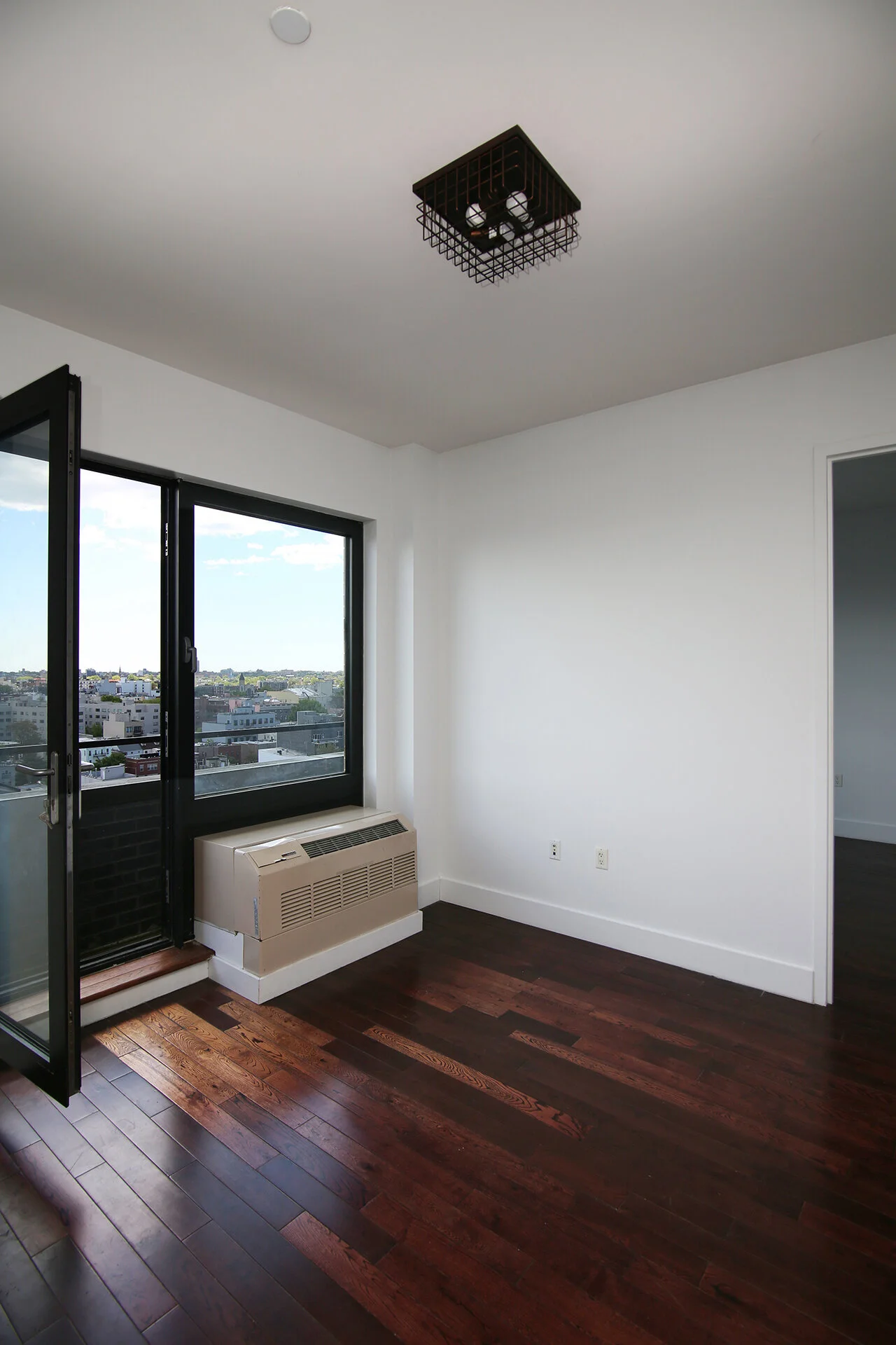 Available apartment 991 Willoughby Avenue | Bushwick